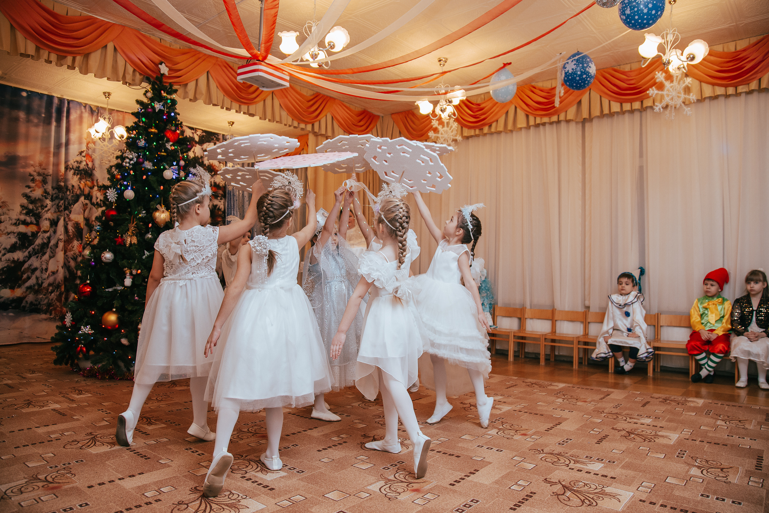 Новый год в саду. Свадебный Семейный Репортажный фотограф в Москве