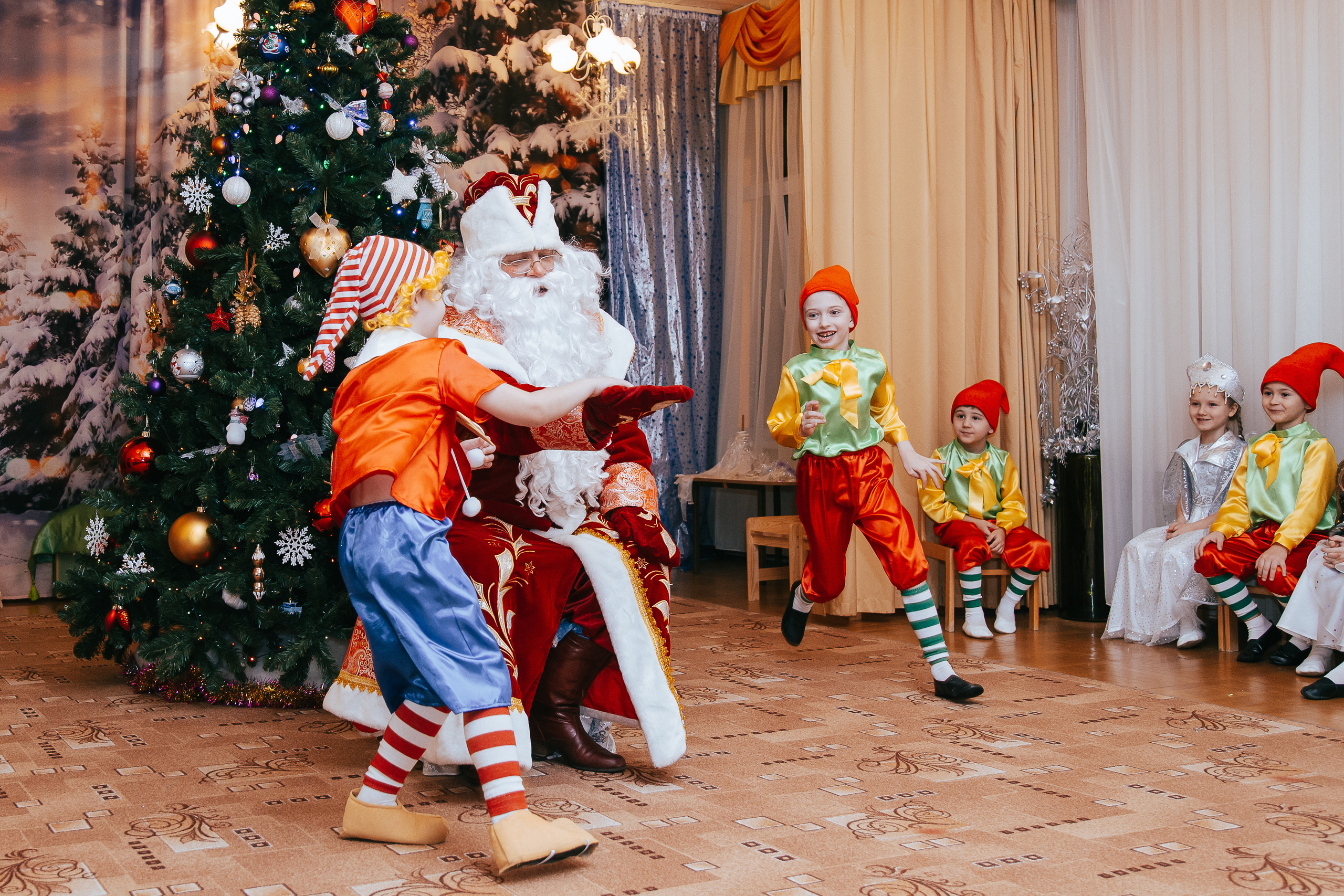 Новый год в саду. Свадебный Семейный Репортажный фотограф в Москве