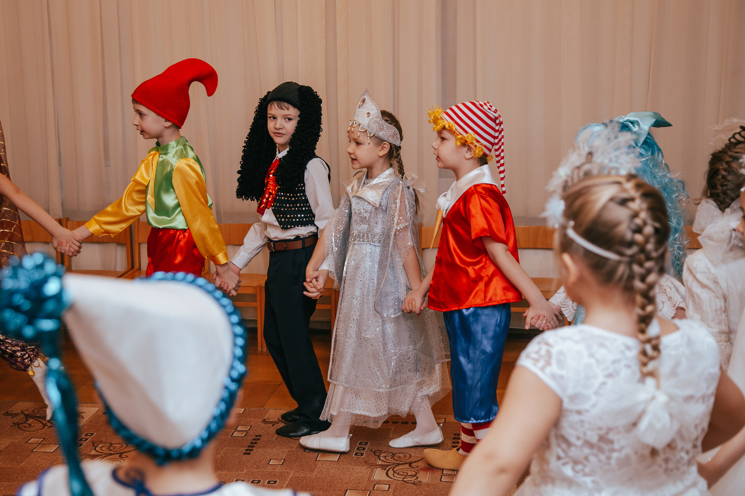 Новый год в саду. Свадебный Семейный Репортажный фотограф в Москве