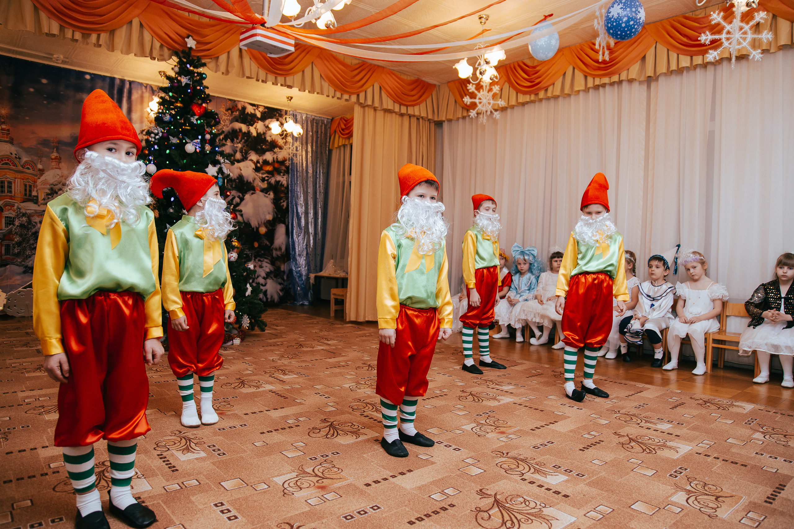 Новый год в саду. Свадебный Семейный Репортажный фотограф в Москве