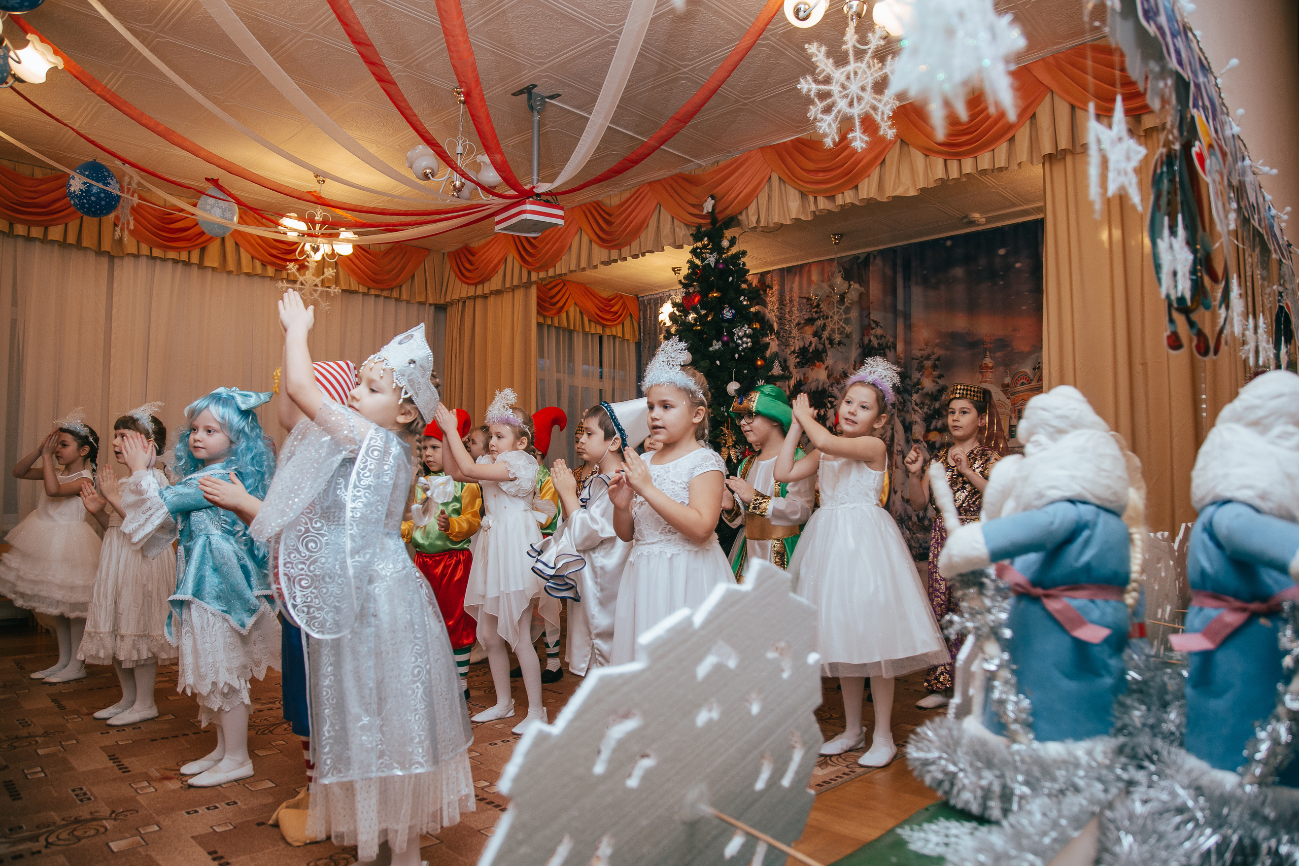Новый год в саду. Свадебный Семейный Репортажный фотограф в Москве