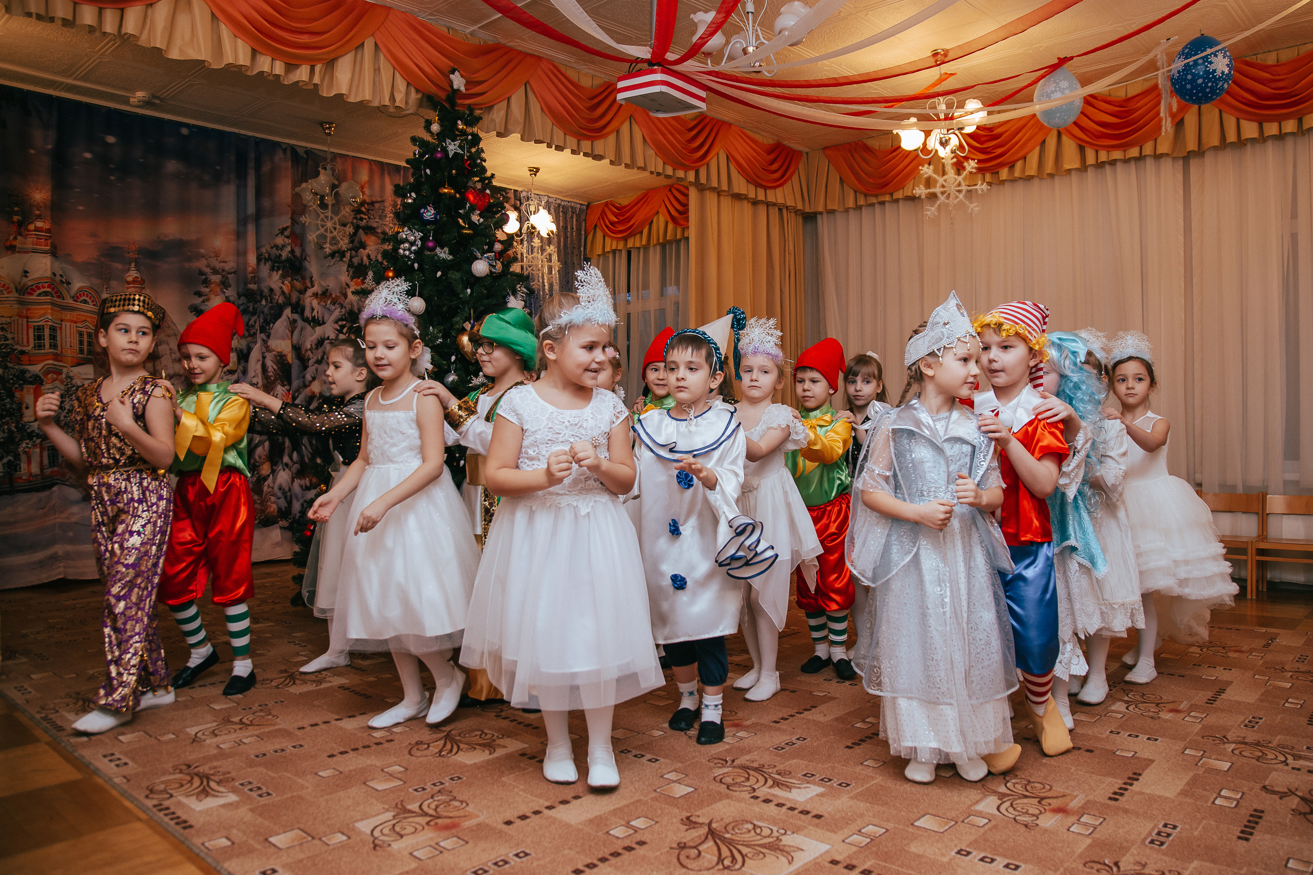 Новый год в саду. Свадебный Семейный Репортажный фотограф в Москве