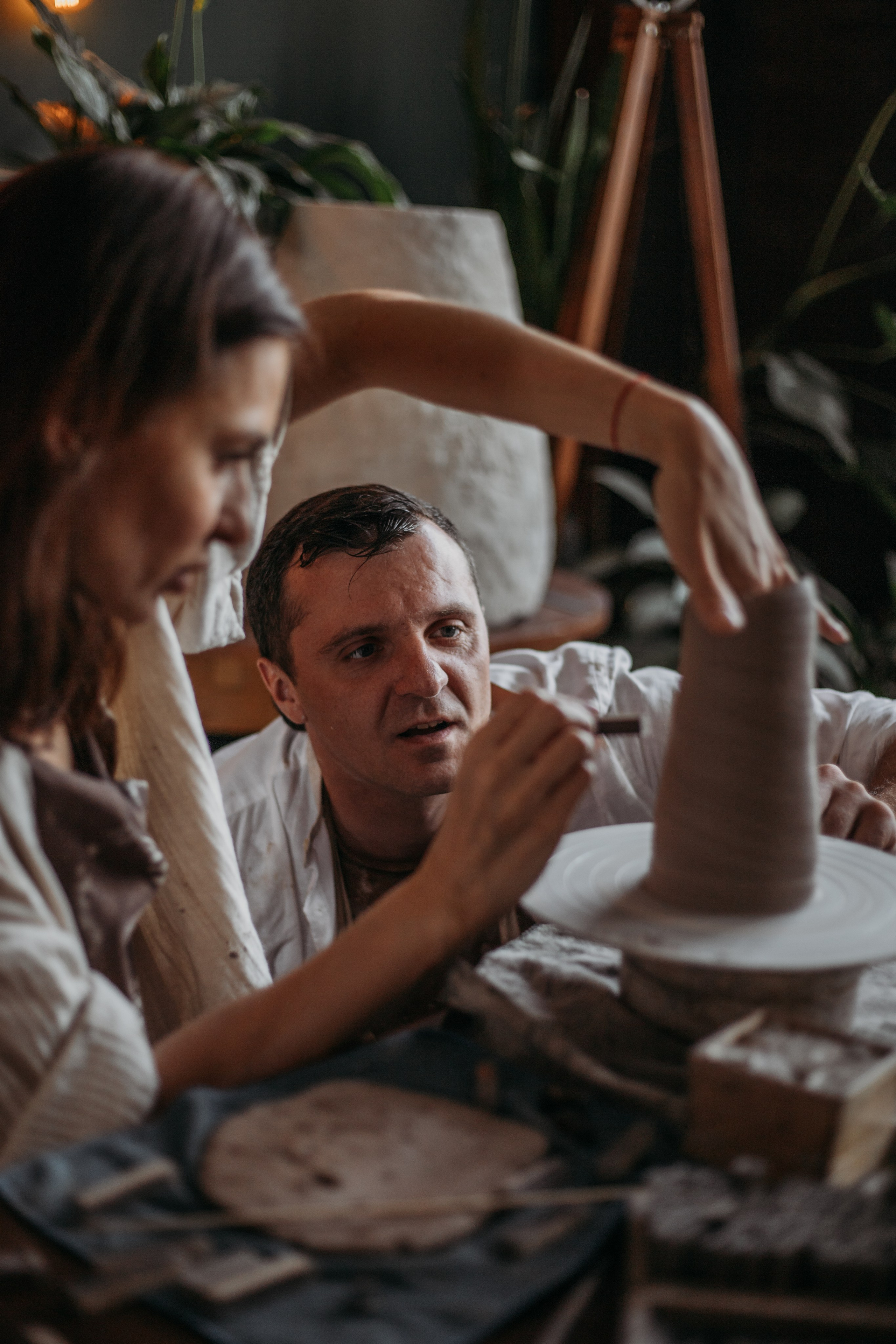 Свидание в гончарной. Венера Гайн. Репортажный фотограф  Тюмень. Обучение фотографии с 0