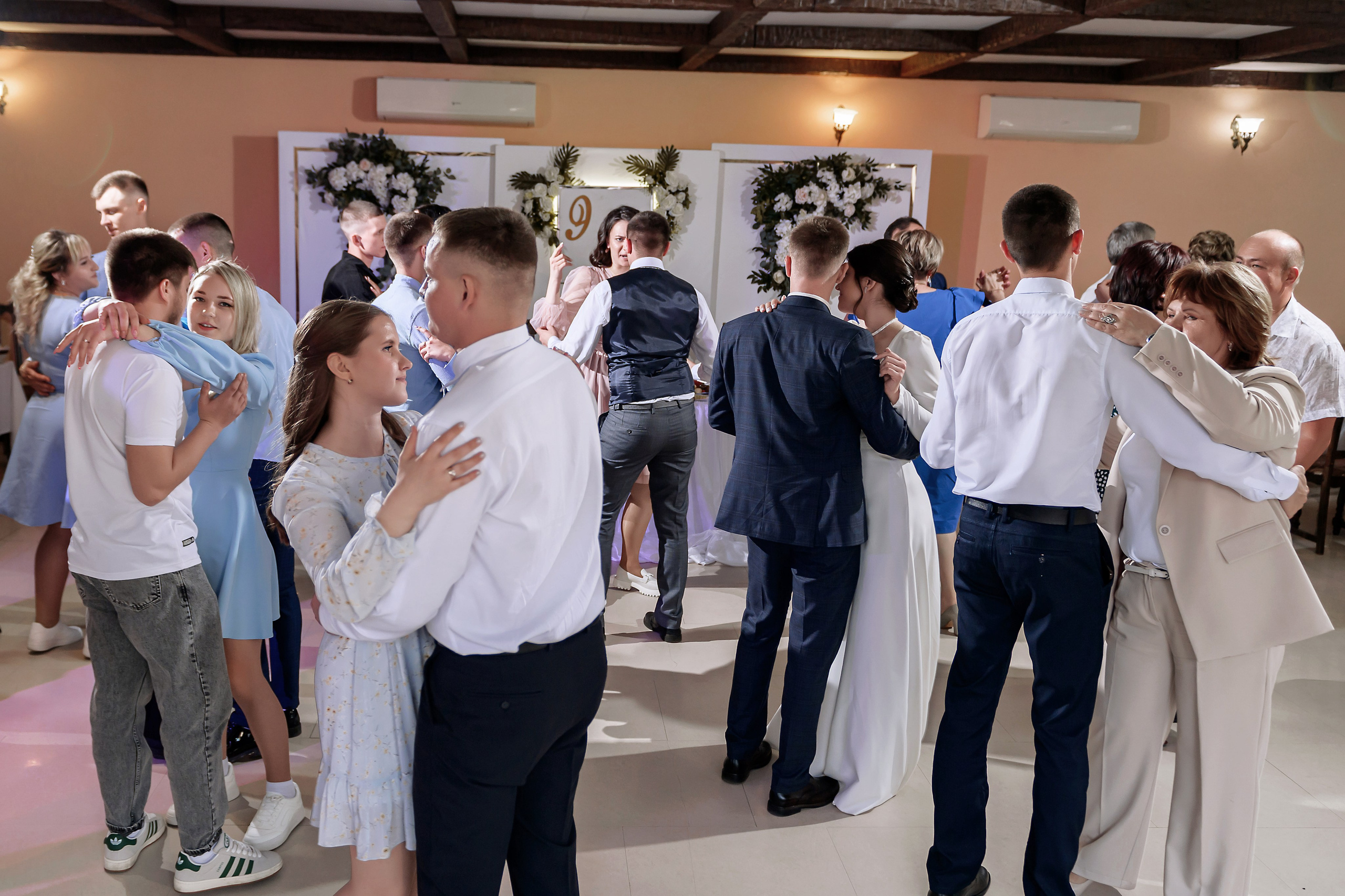 Эдуард и Виктория. Свадебный фотограф Белгород Валуйки Старый Оскол Воронеж