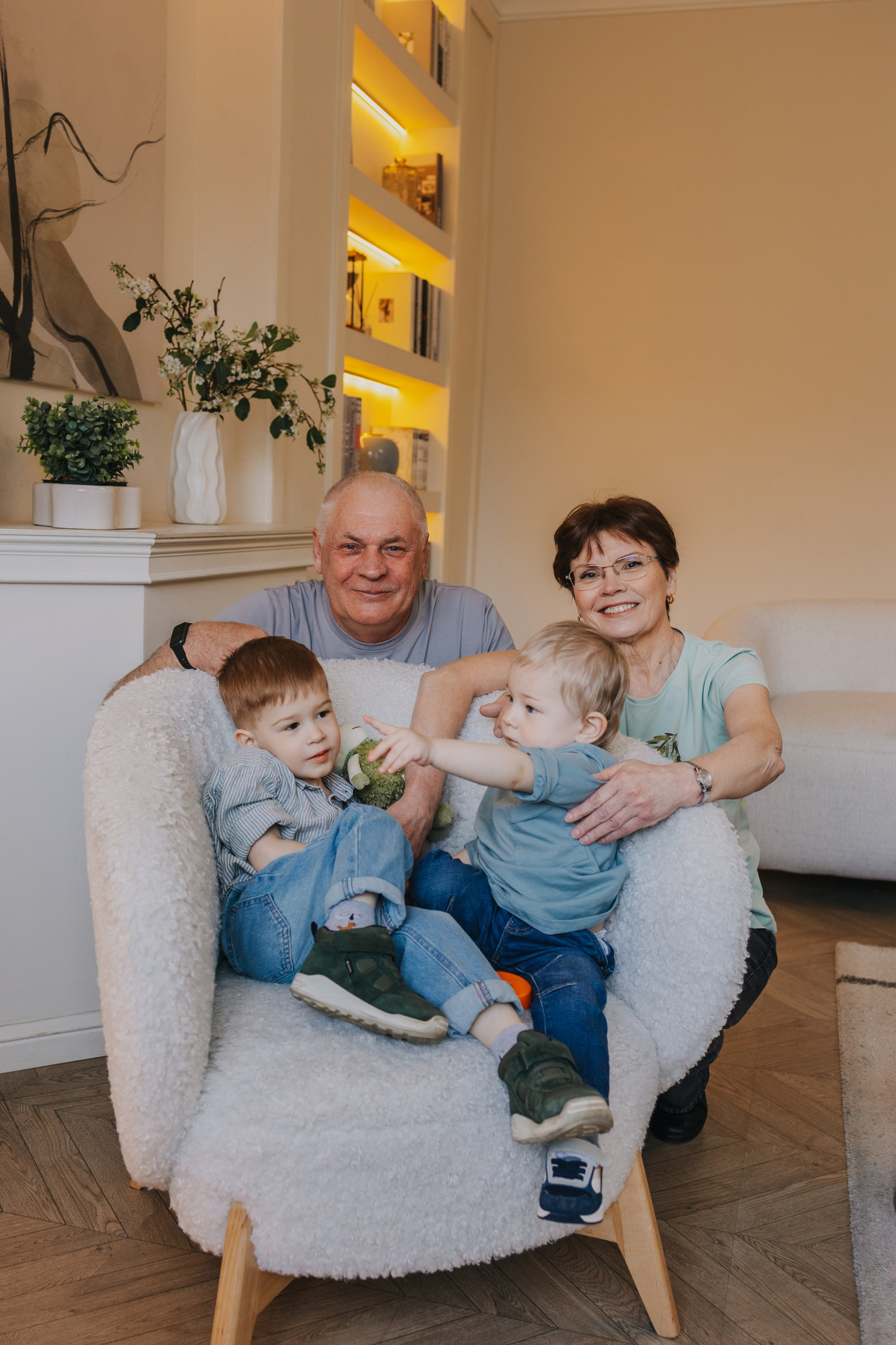 Большая семья. Домашняя фотосессия