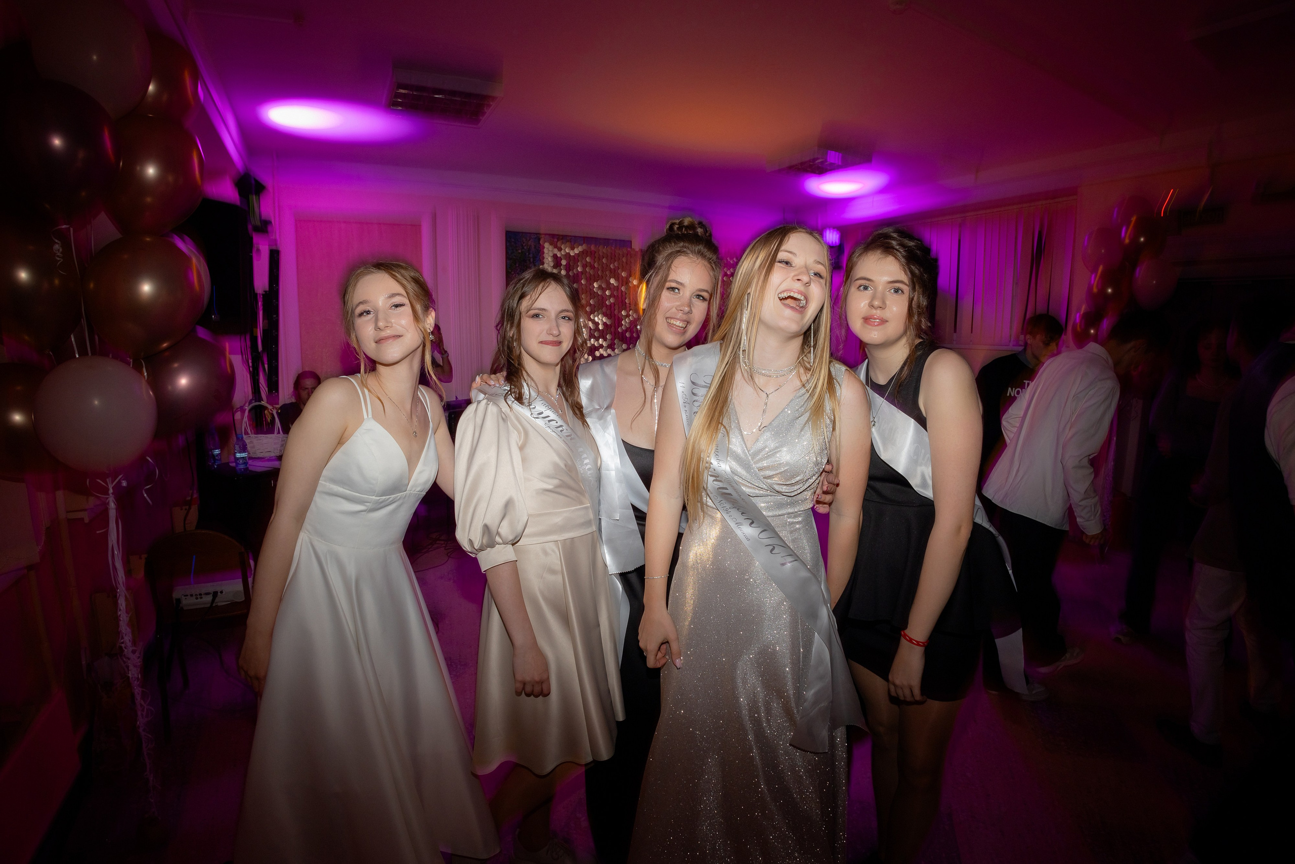 Школьный выпускной 2024 год в Соколе (Минск). Свадебный фотограф в Минске/Беларуси Сергей Спиридонов