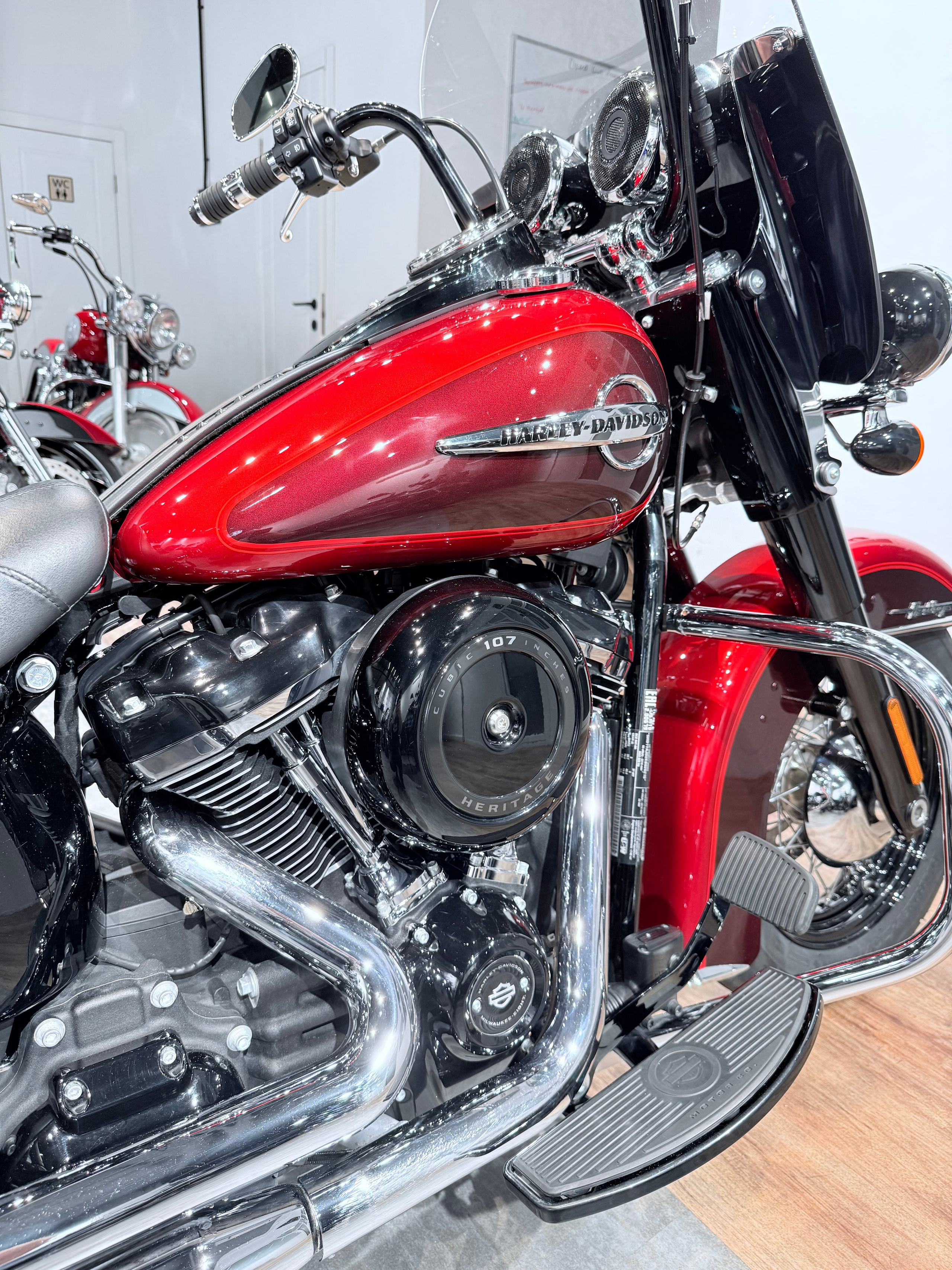 Мотоциклы Harley-Davidson 2018 Heritage Limited (Softail)  — купить мотоцикл. Hello Davidson, Москва. Только хорошие мотоциклы…