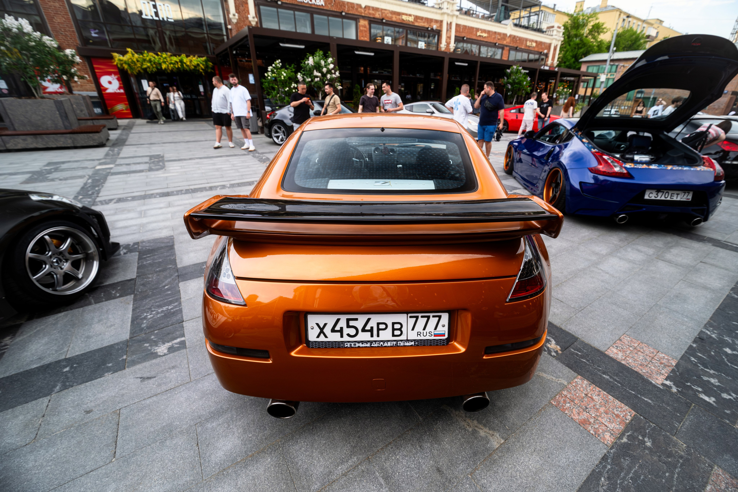 Автовыставка Nissan Z. Malenkyia