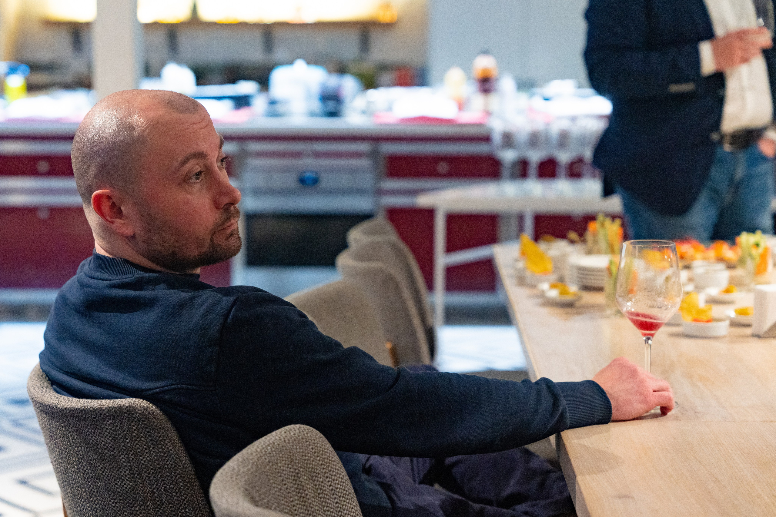 NOVIKOV SCHOOL — Умами зал. Фотограф Никита Комаров