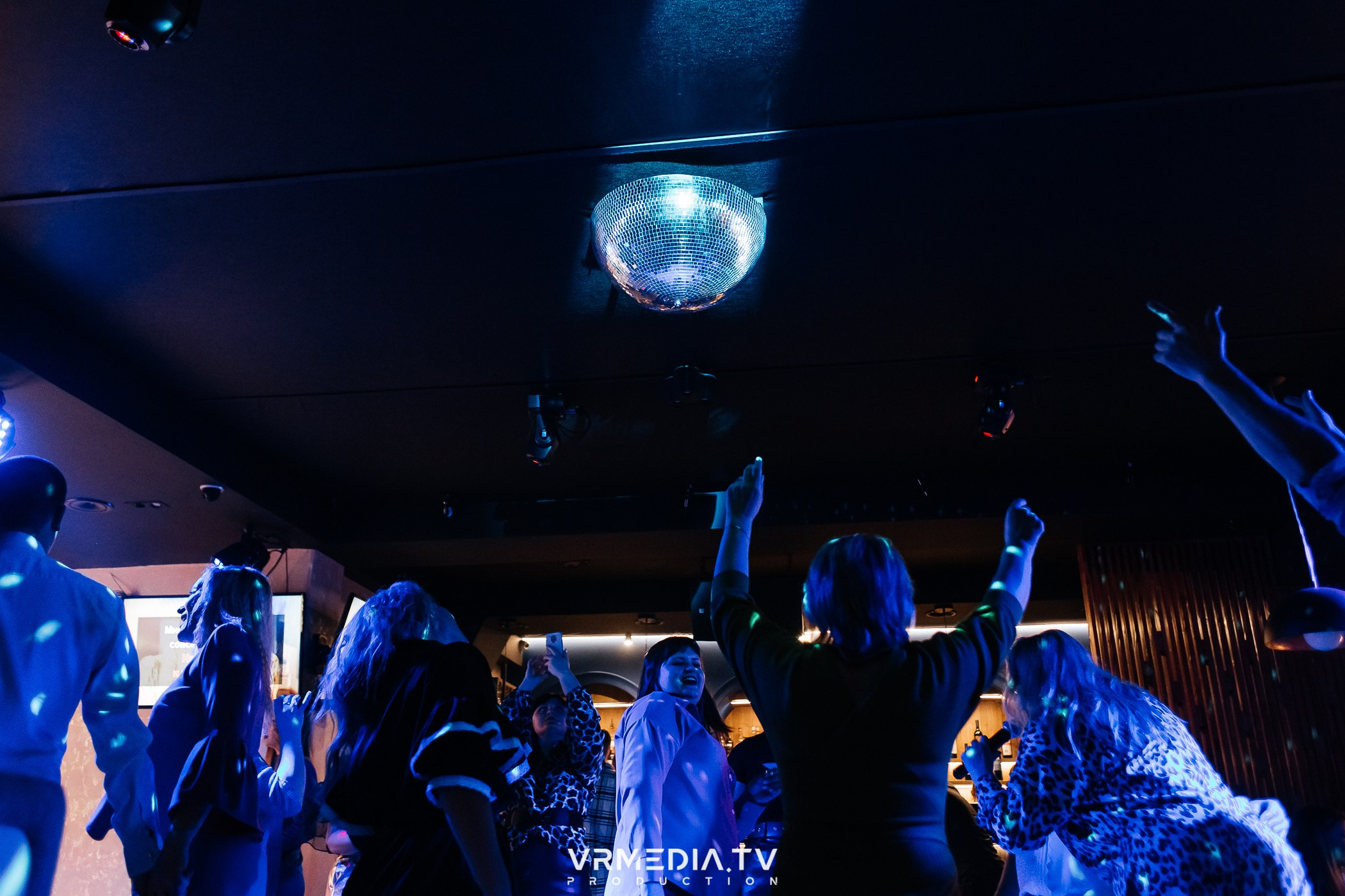 8 марта в караоке-ресторане «Голос»