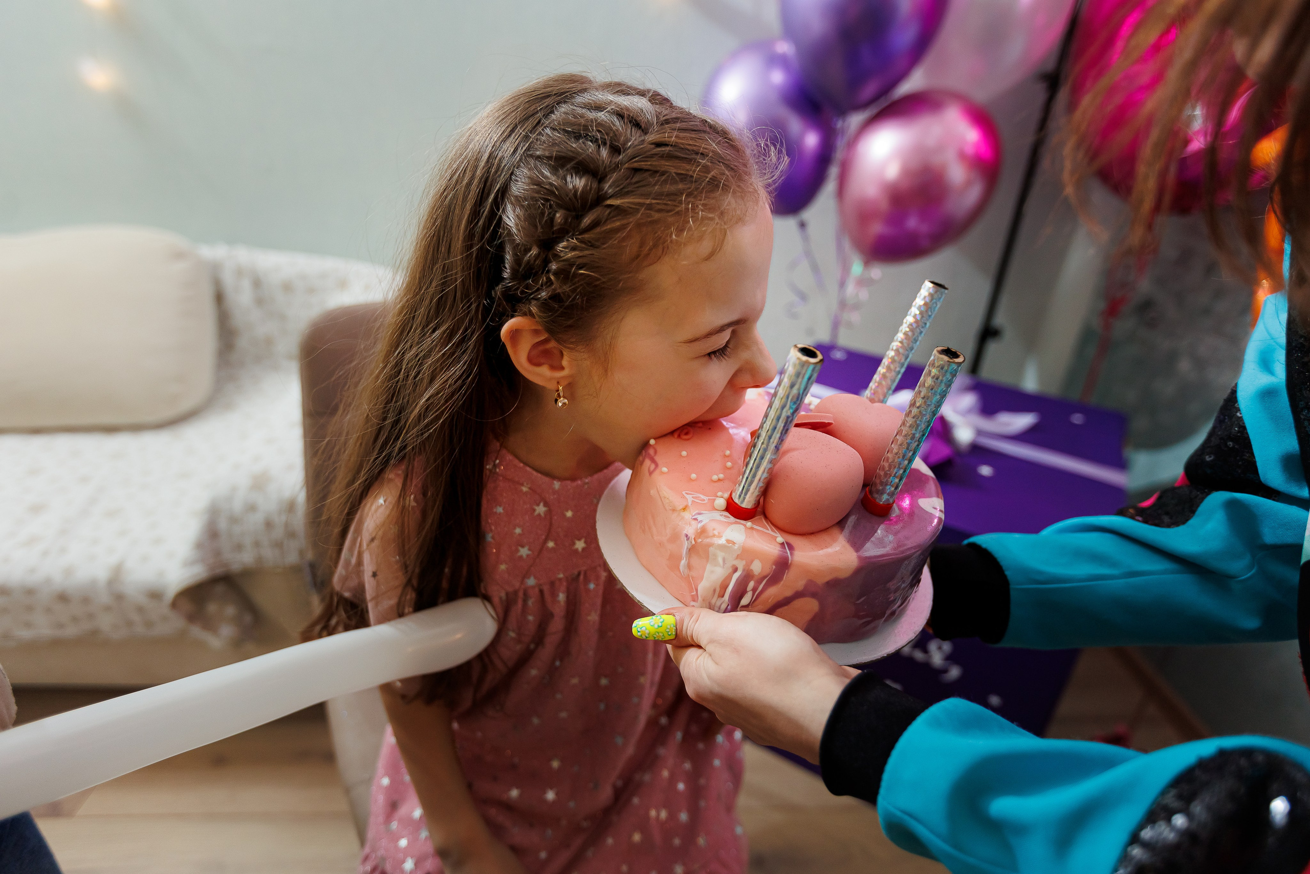 День рождения Вики. Съёмка дома. Семейный и детский фотограф Комина Елена, Власиха, Одинцово
