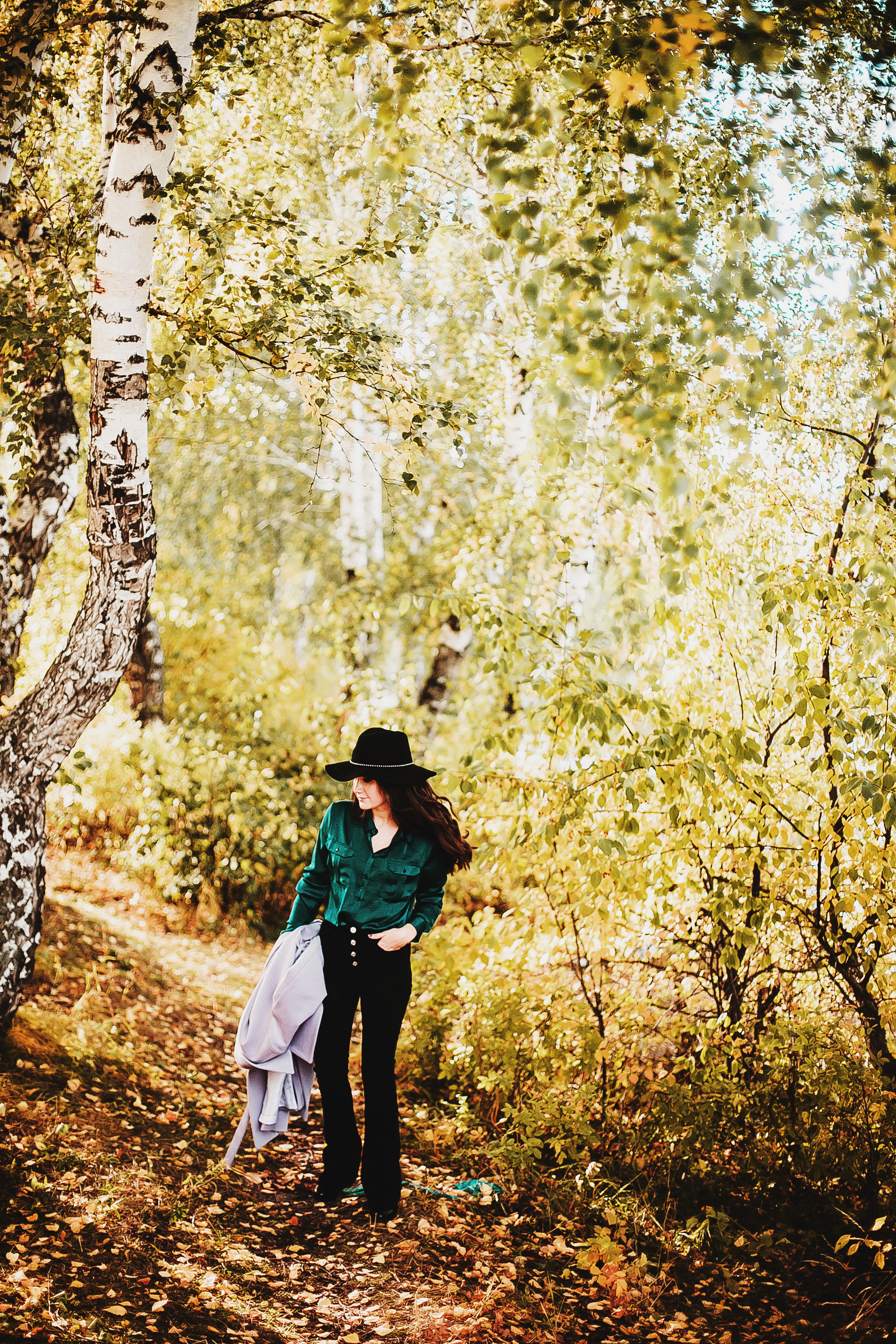 Даня, мама и бабушка. Осенний пейзаж. Фотограф Полина Егорова город Тюмень