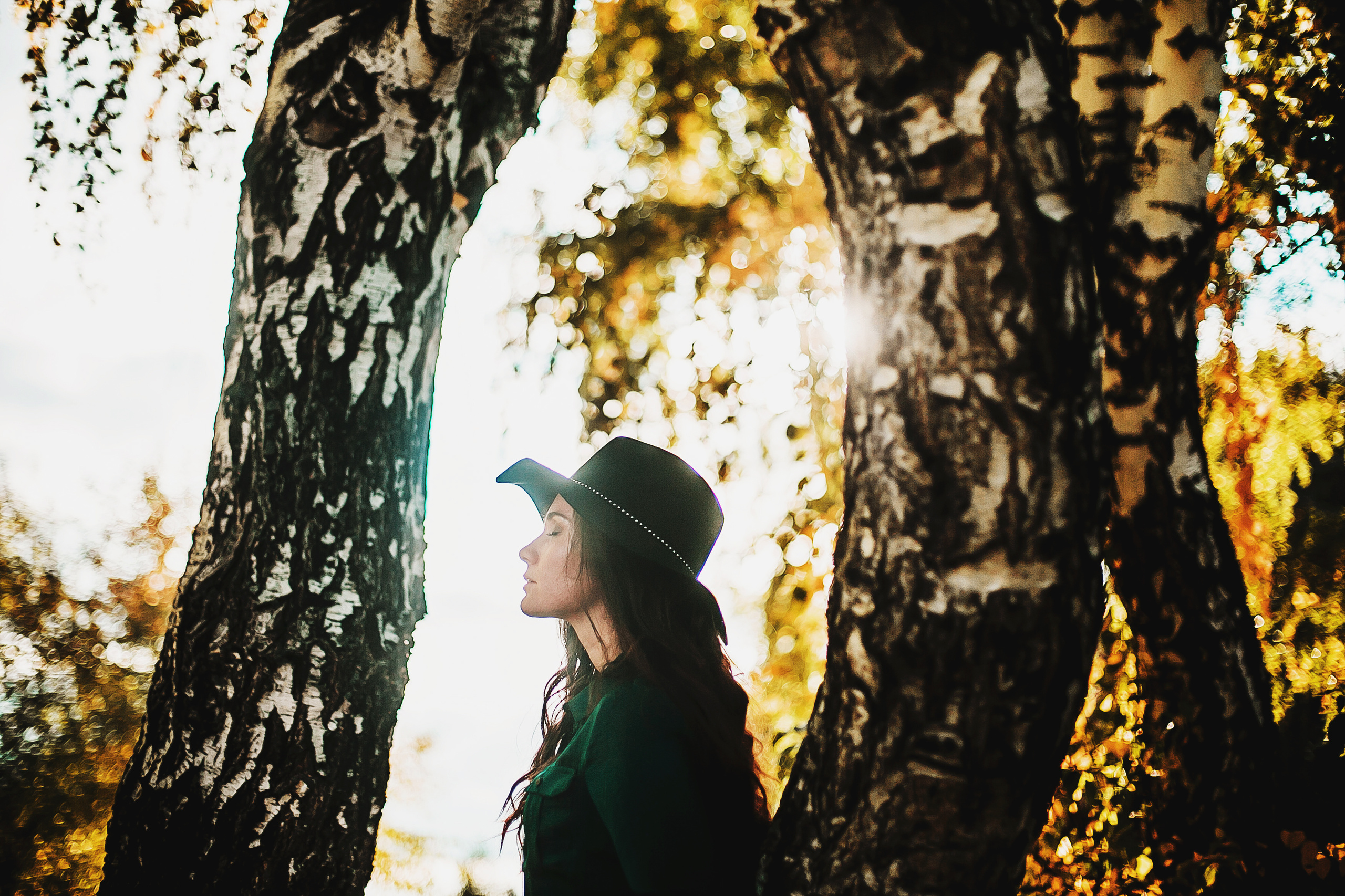 Даня, мама и бабушка. Осенний пейзаж. Фотограф Полина Егорова город Тюмень