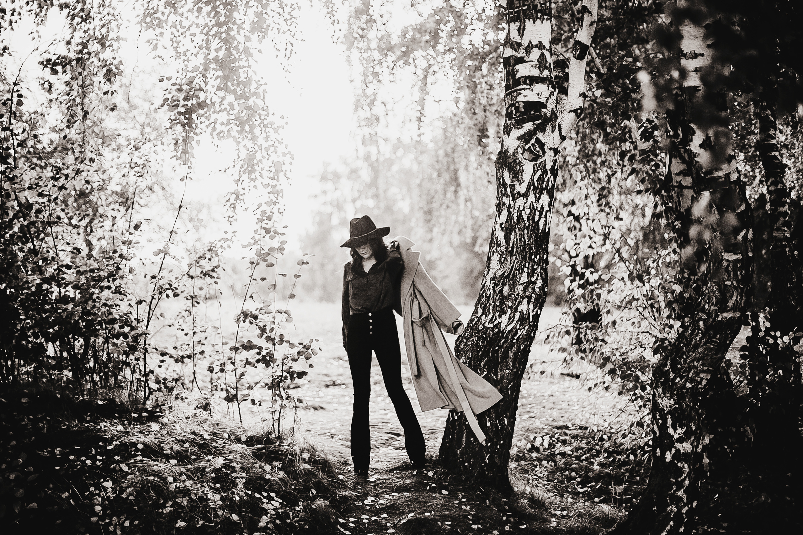 Даня, мама и бабушка. Осенний пейзаж. Фотограф Полина Егорова город Тюмень