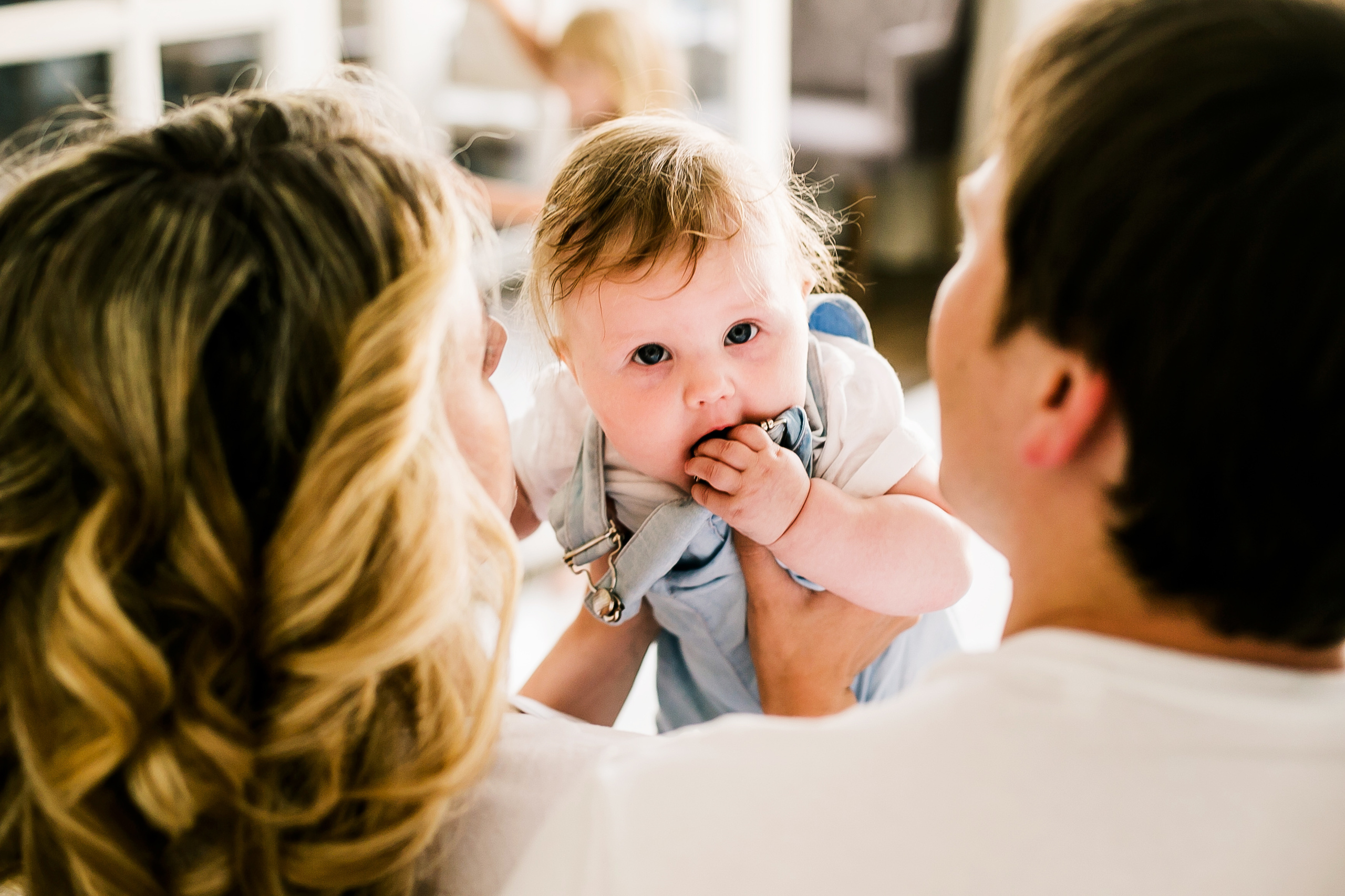 Семья в воздухе. Фотограф Полина Егорова город Тюмень