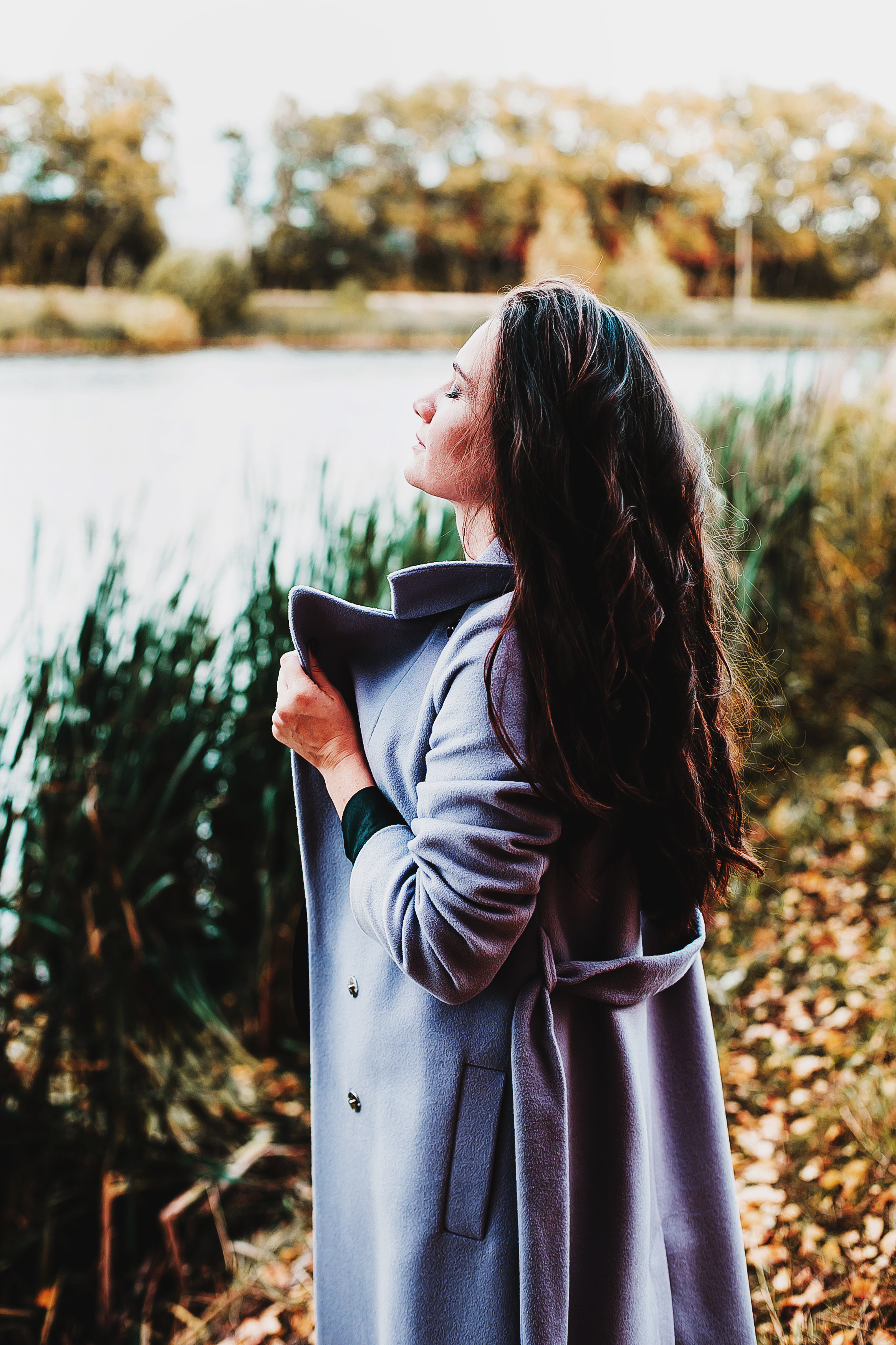 Даня, мама и бабушка. Осенний пейзаж. Фотограф Полина Егорова город Тюмень