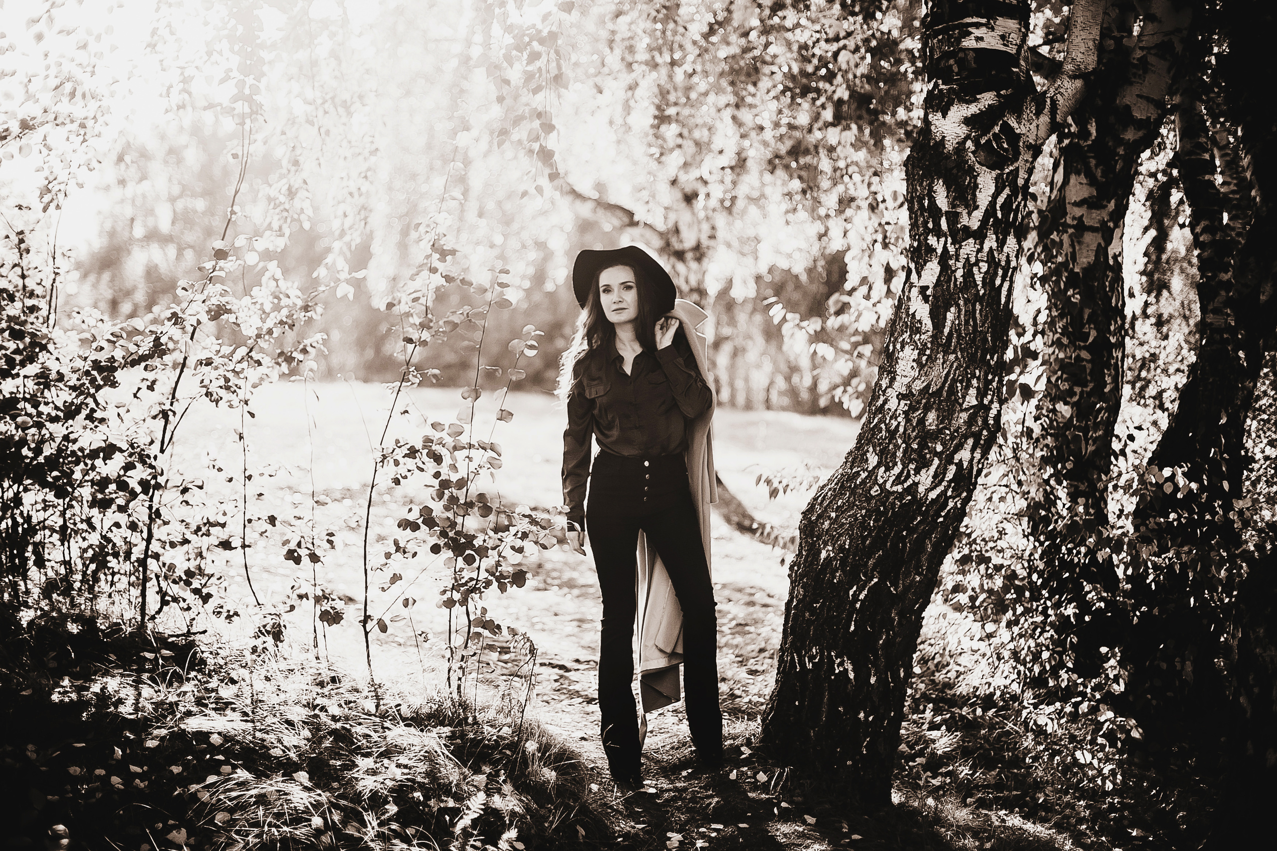 Даня, мама и бабушка. Осенний пейзаж. Фотограф Полина Егорова город Тюмень