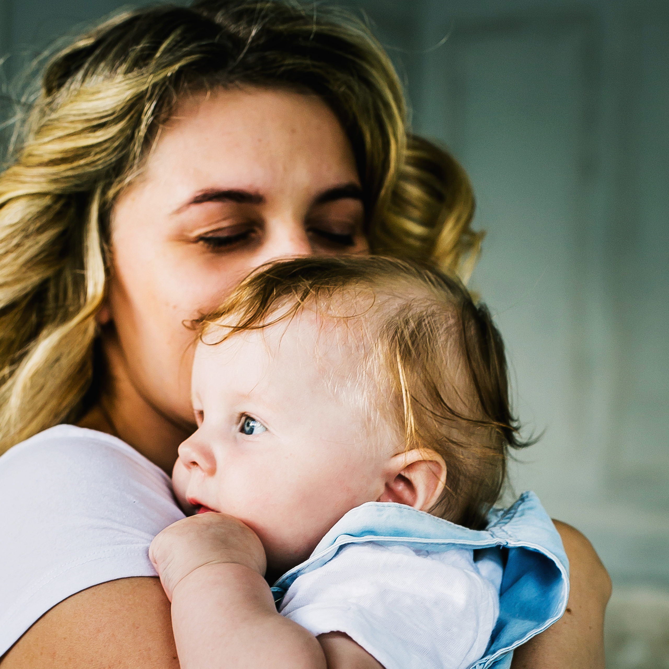 Семья в воздухе. Фотограф Полина Егорова город Тюмень