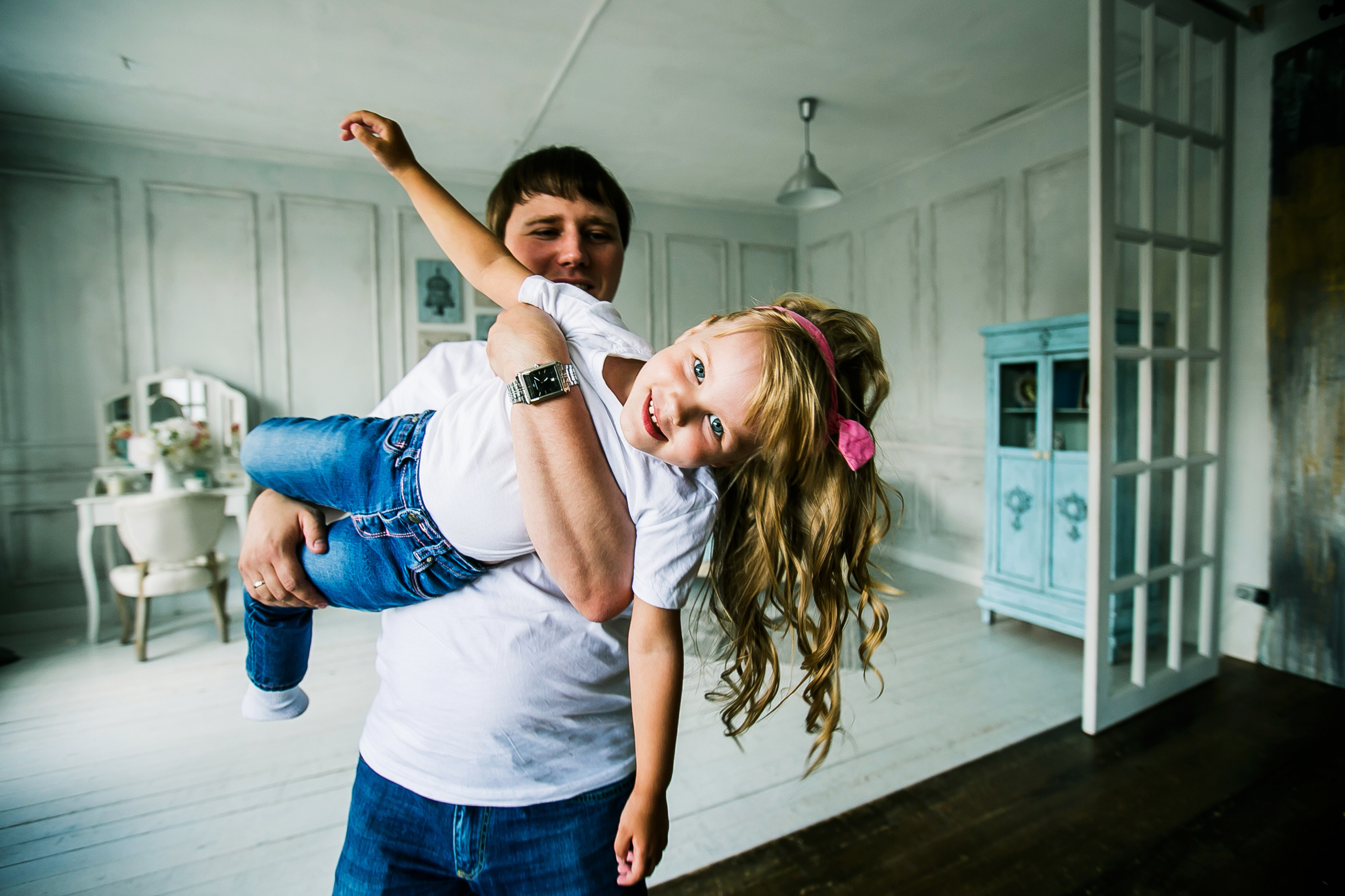 Семья в воздухе. Фотограф Полина Егорова город Тюмень