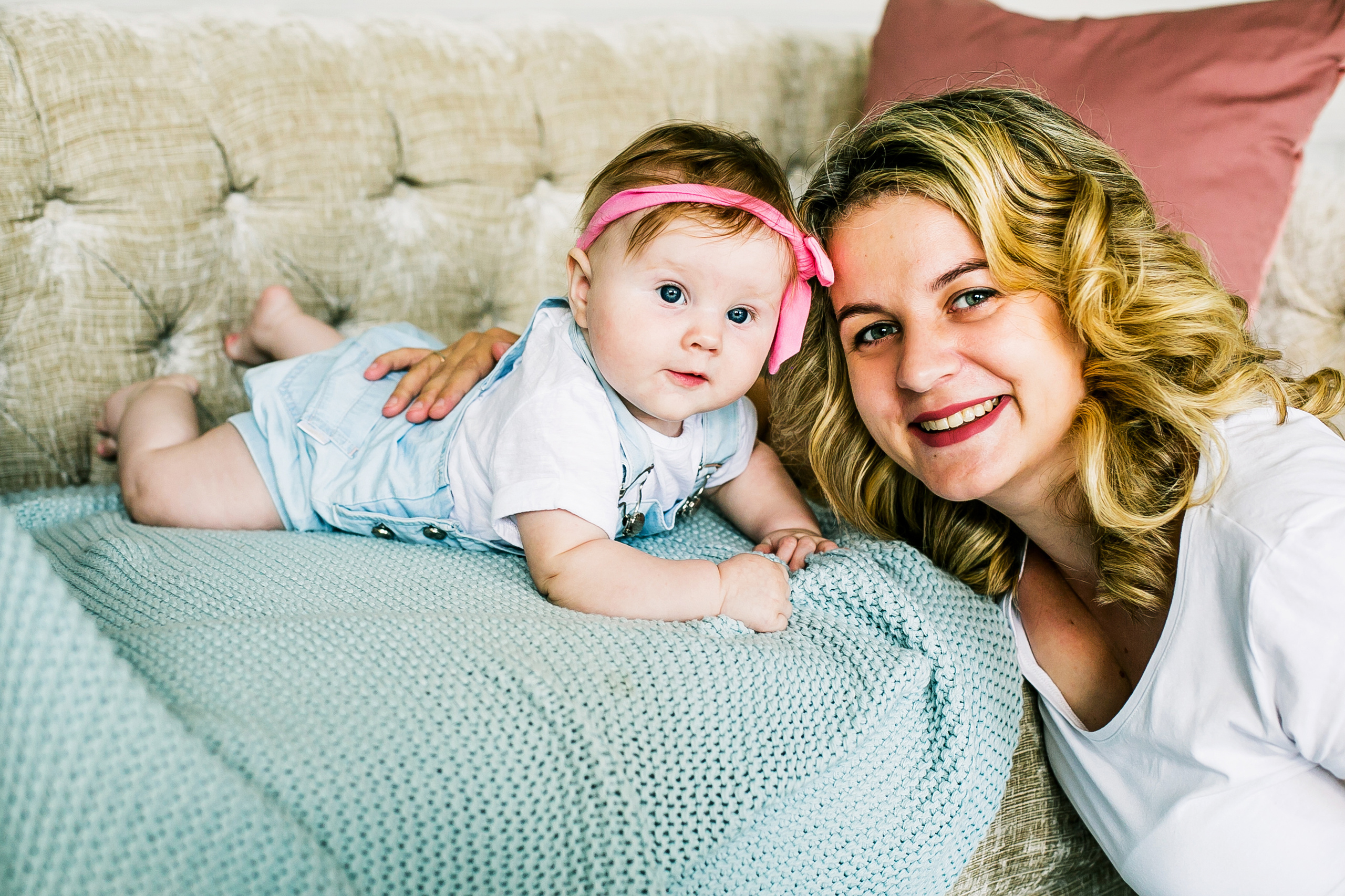 Семья в воздухе. Фотограф Полина Егорова город Тюмень