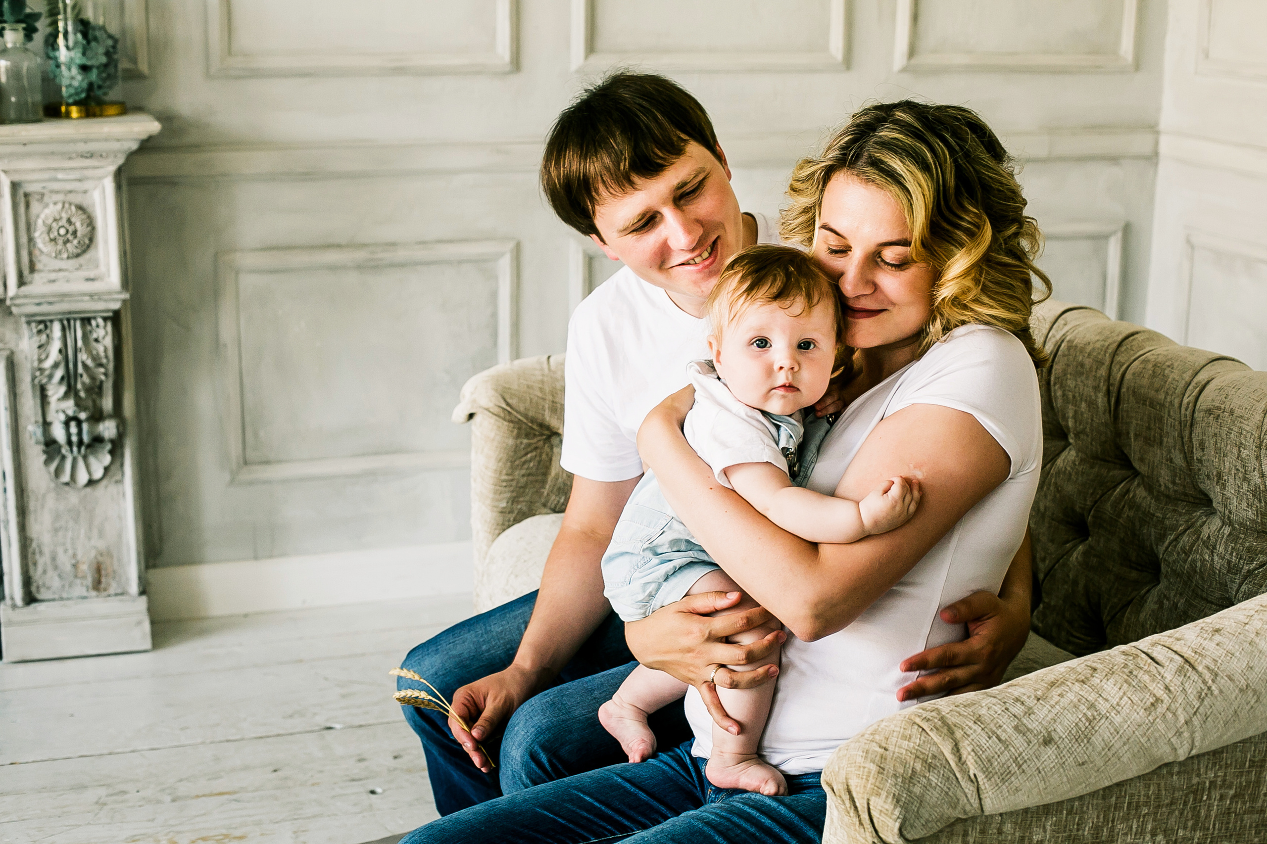 Семья в воздухе. Фотограф Полина Егорова город Тюмень