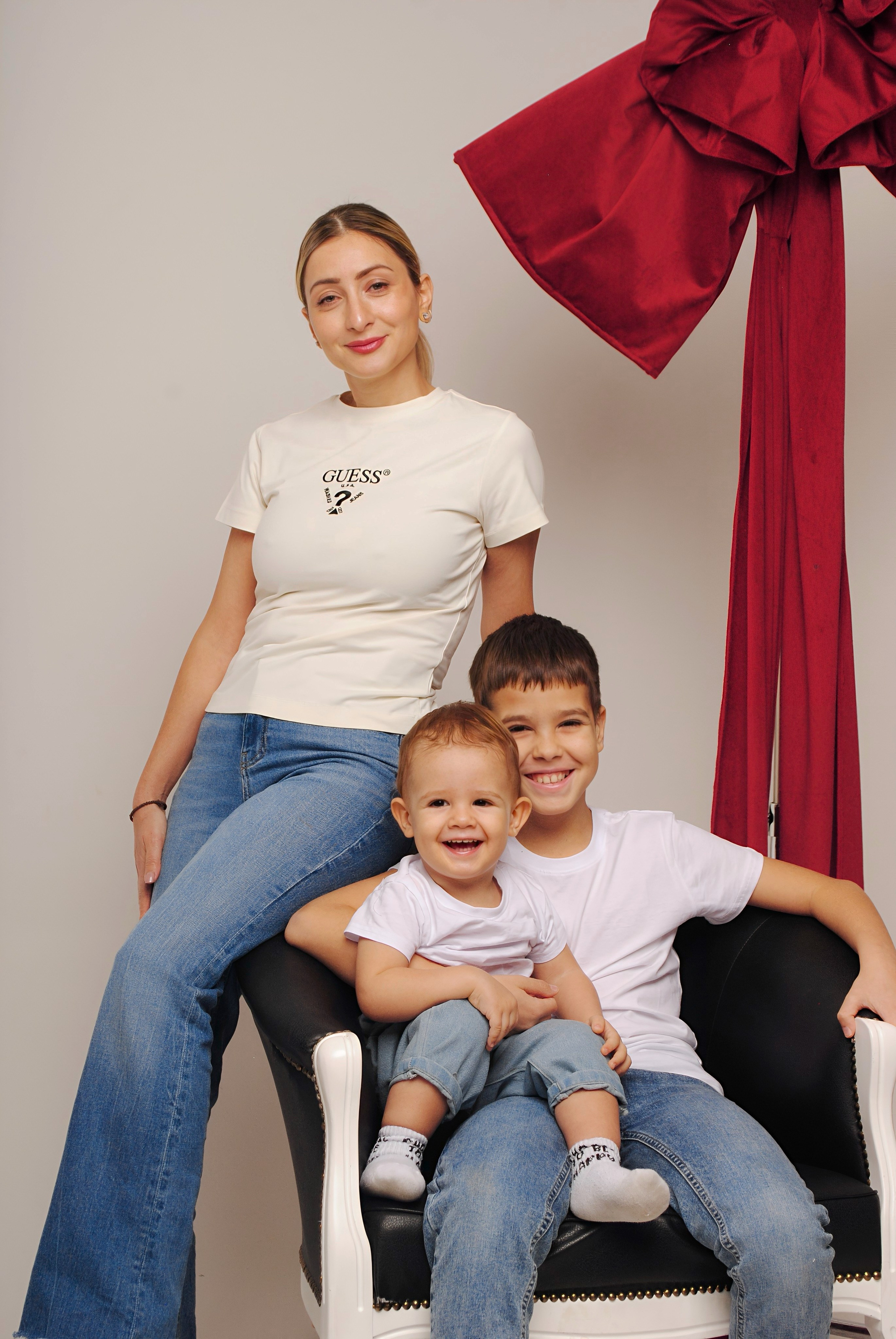 Большая греческая семья. Фотограф Мария Мусаелян