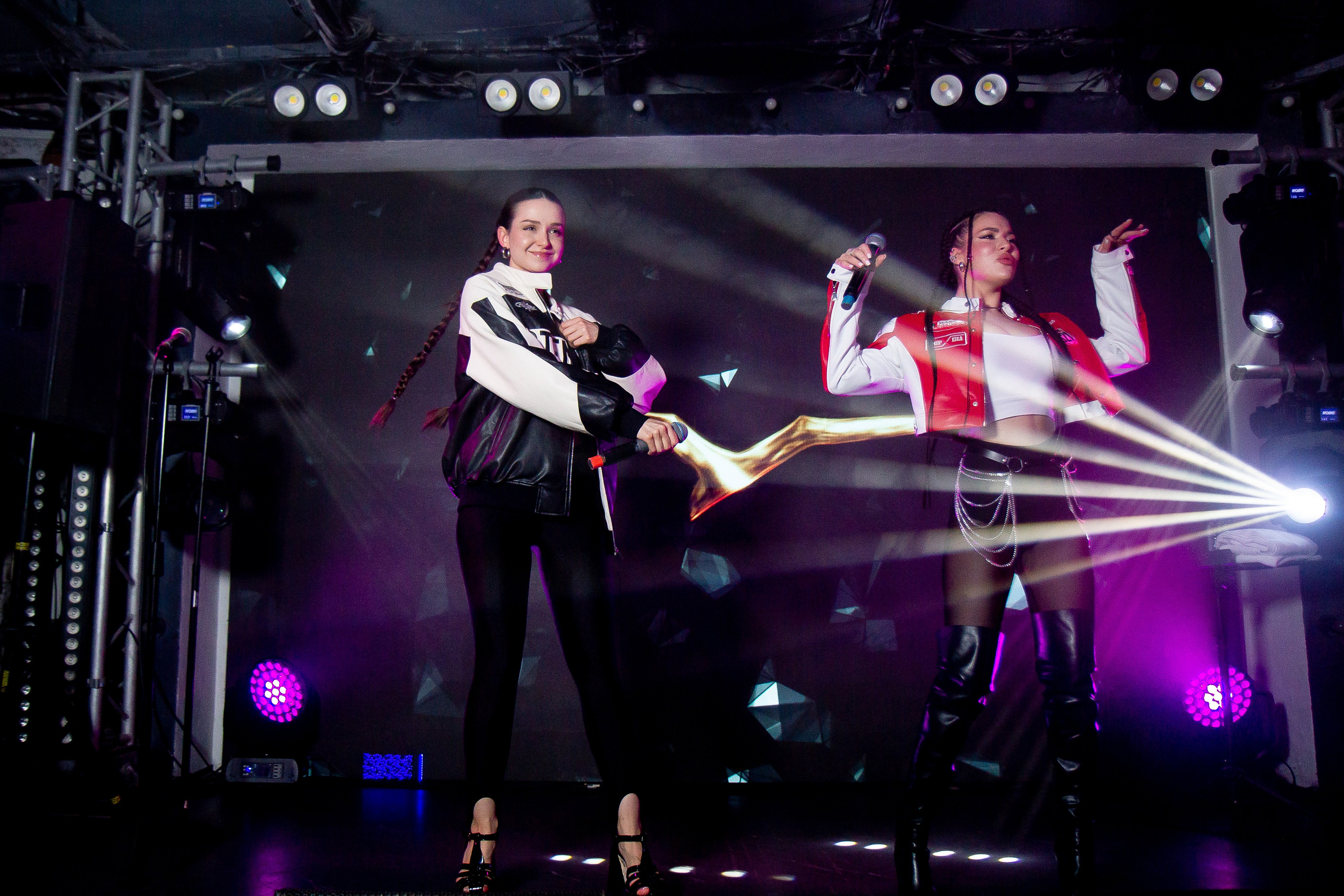 Концерт VA.NO | QUEST PISTOLS SHOW. Репортажный фотограф в Ялте Алексей Семёнов