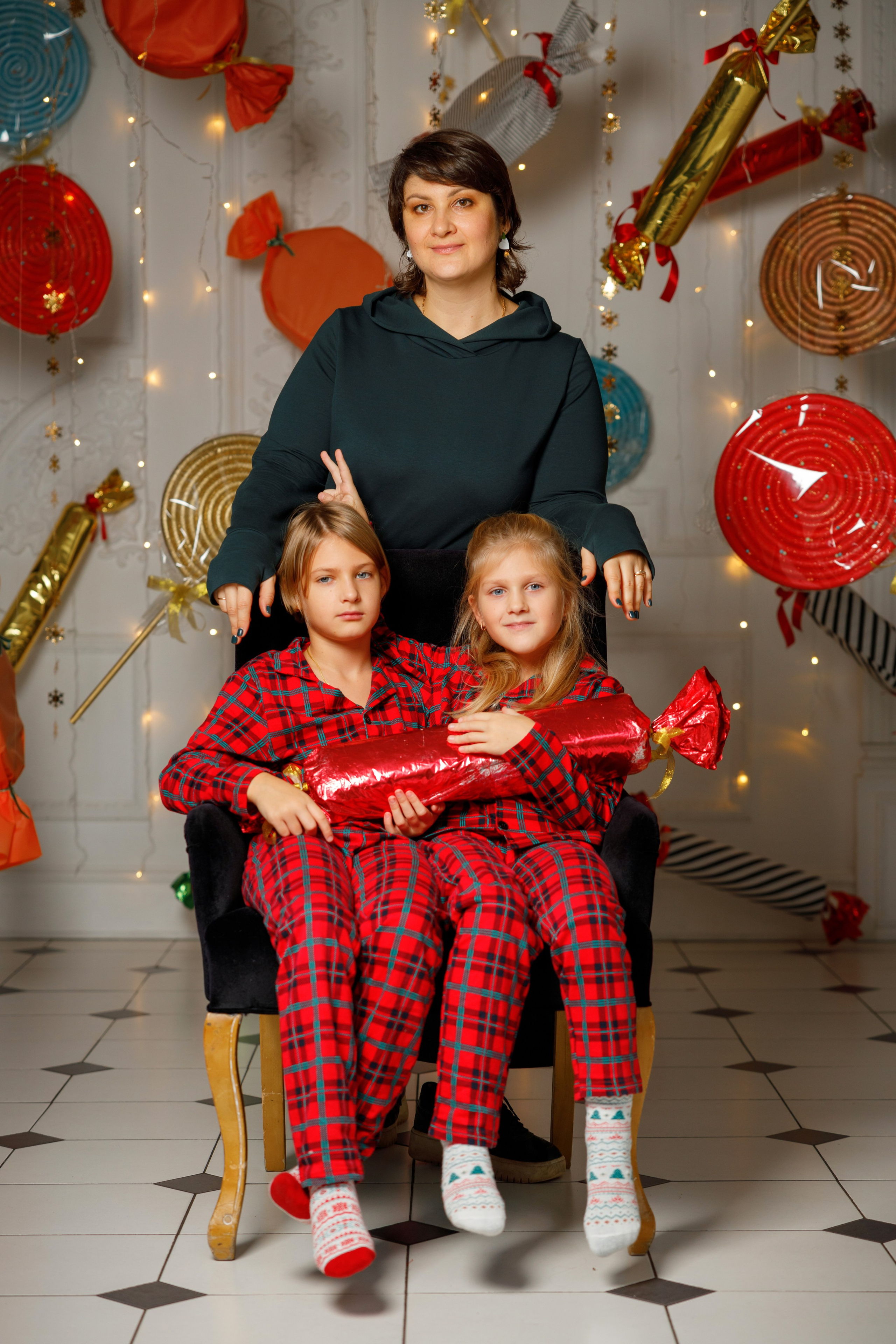 Оля и дочурки. Портретный и семейный фотограф в Москве Стаховская Елена