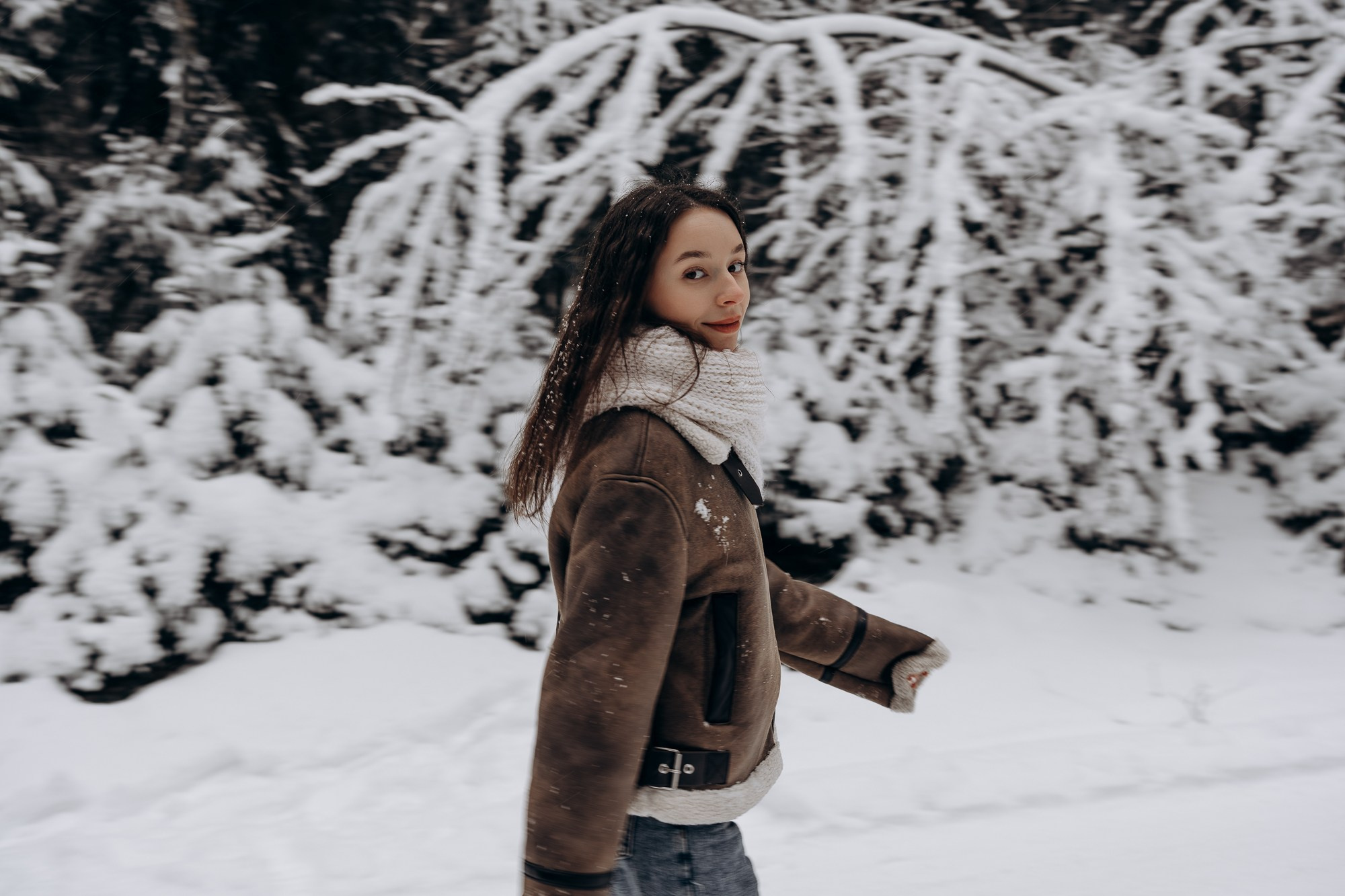 Зимняя фотосессия для девушки с собакой. Свадебный и репортажный фотограф в Ярославле Евгений Сальников