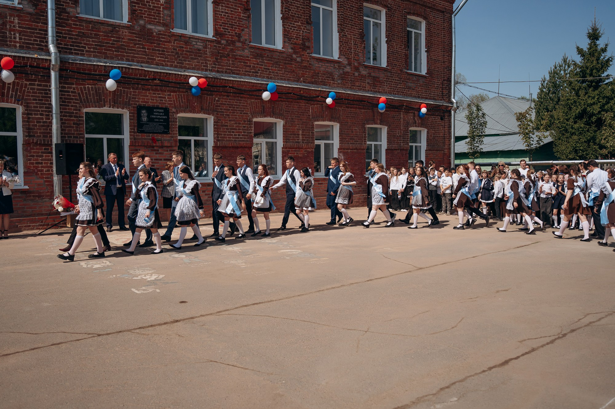 Последний звонок, 11 класс. Свадебный и репортажный фотограф в Ярославле Евгений Сальников