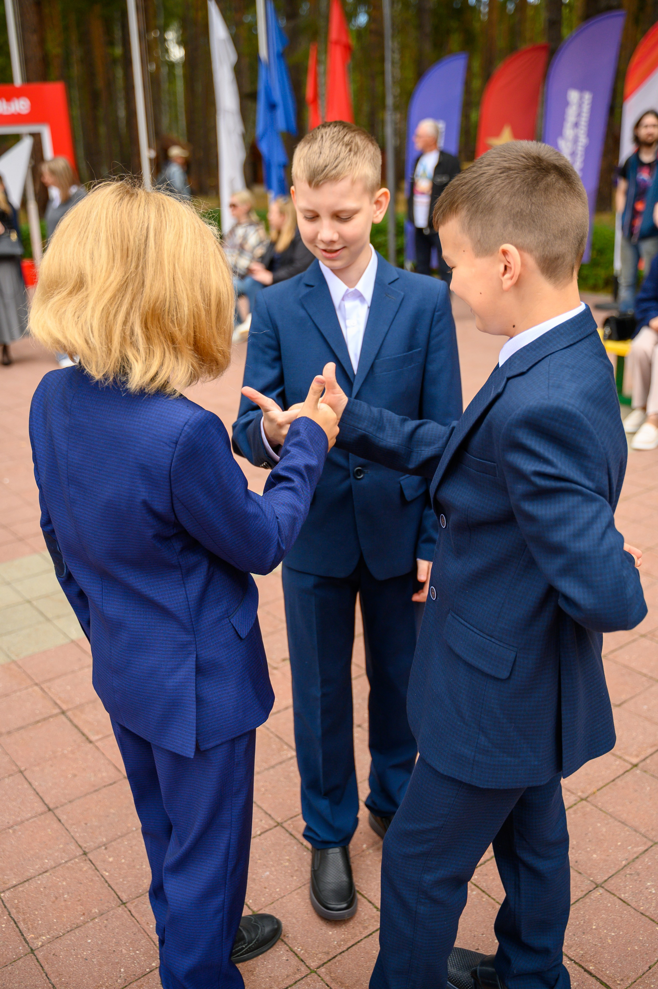 1 сентября линейка ФМШ. Фотограф новорожденных, семейный детский в Тюмени Татьяна Морозова