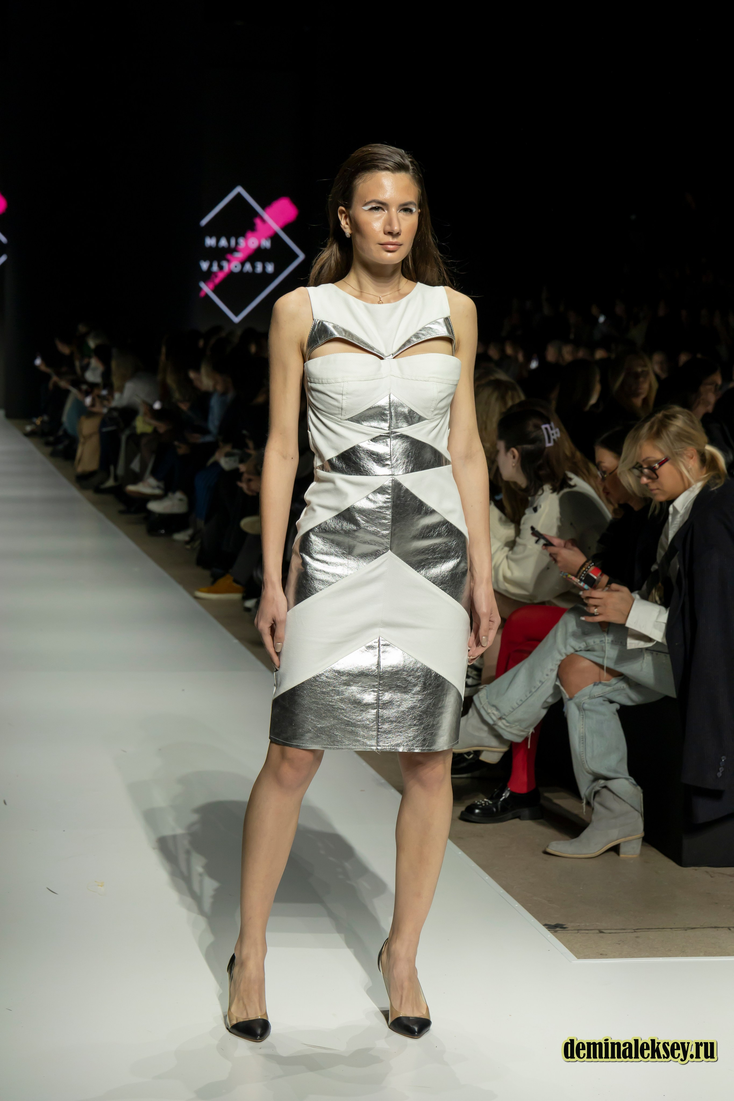 Московская неделя моды 2024 4 октября дизайнер MAISON REVOLTA Бразилия. Репортажный, семейный и студийный фотограф в Москве Демин Алексей