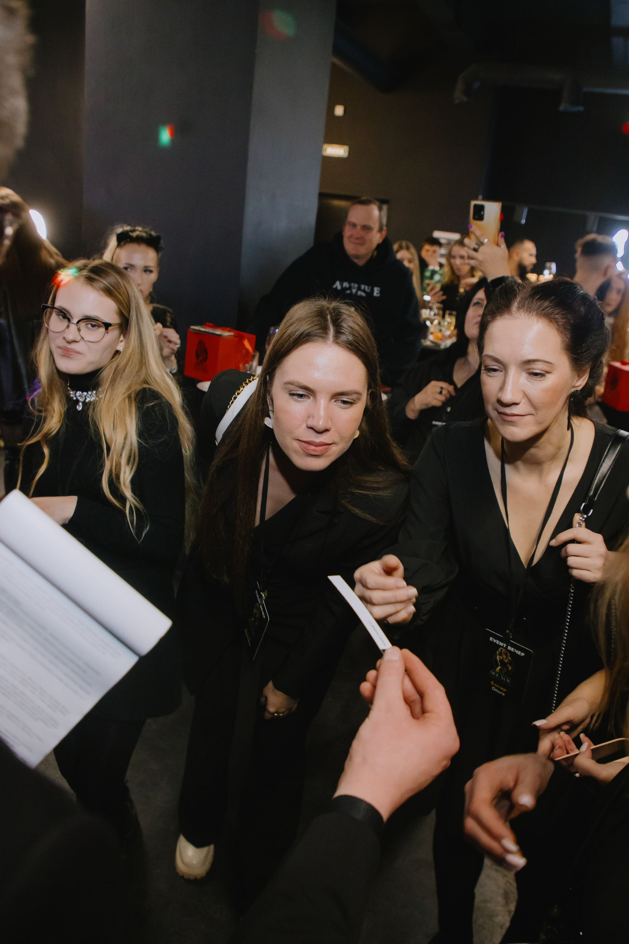 See `You Perfume. Фотограф в Москве и Санкт-Петербурге Дарина