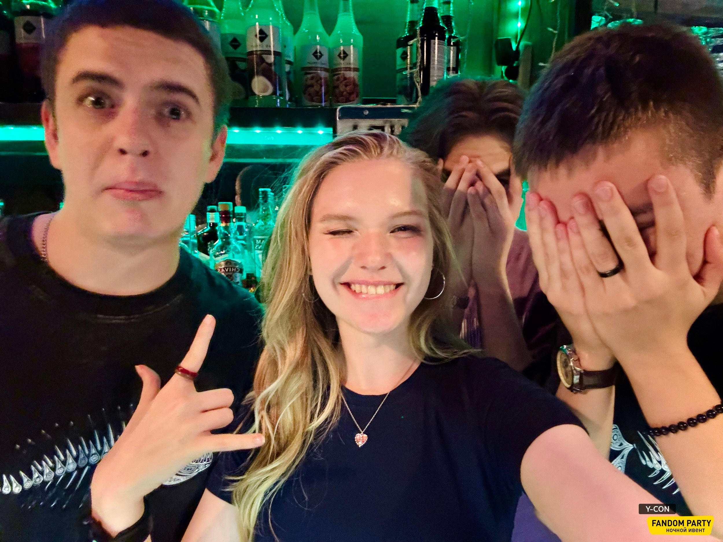 Fandom Party 18+ в Live Star Club 2025. Различные мероприятия и просто фотографии людей