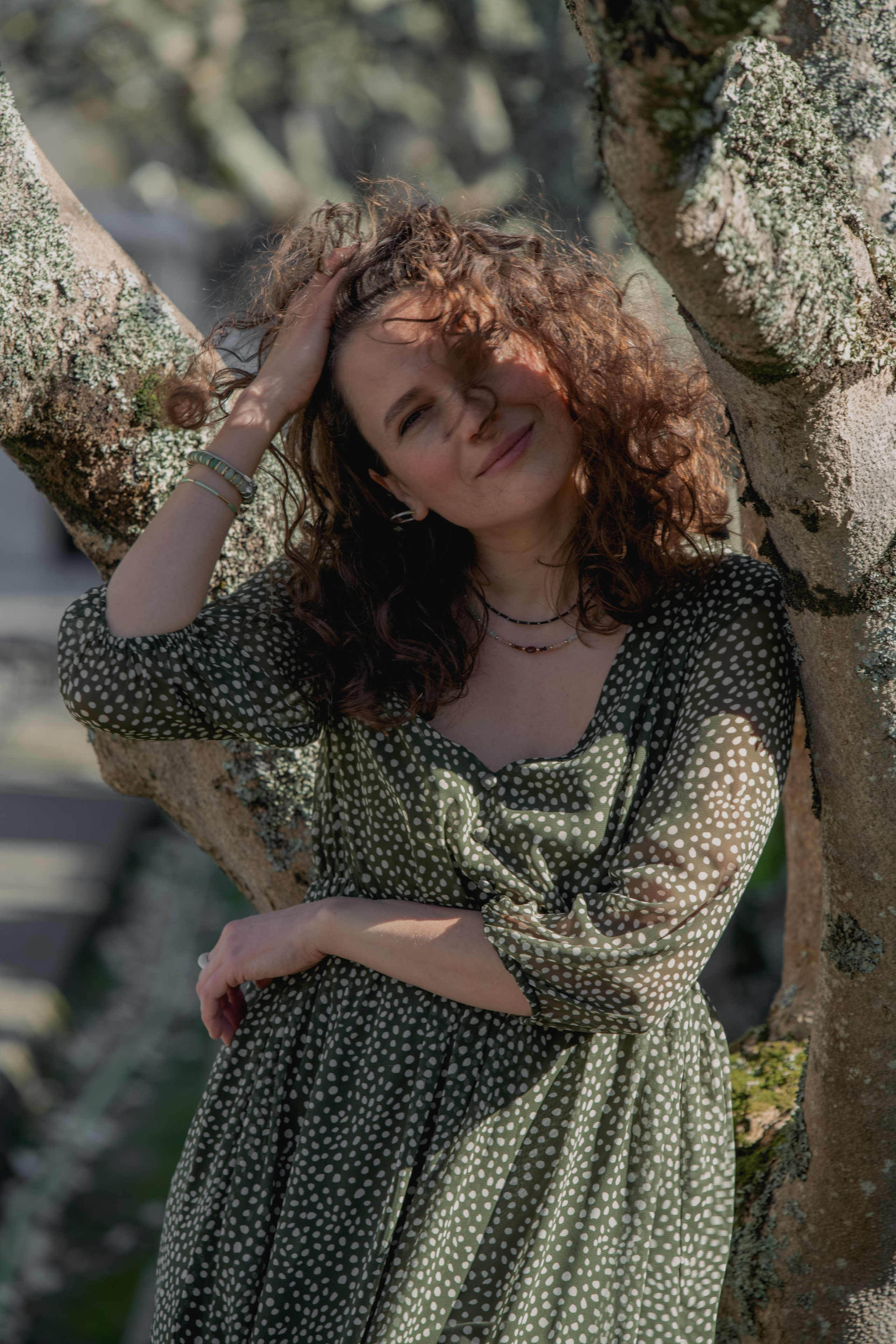 MARIA with Magnolias. Anastasiia Antoniuk portrait, family and couple photographer, Portugal