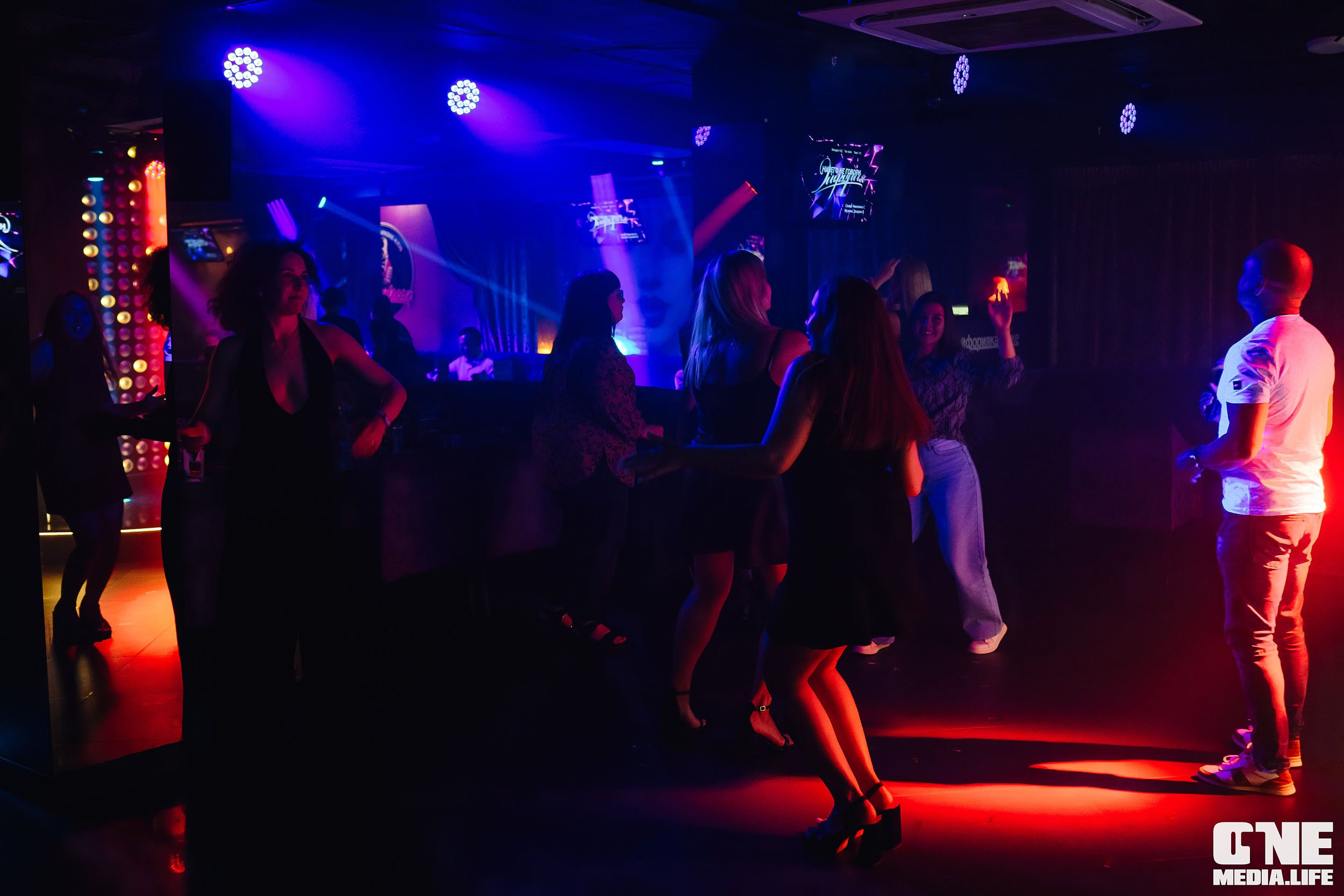 Фоторепортаж из караоке-клуба Эйфория. One Media Life: фоторепортажи, фотоотчеты с мероприятий и заведений