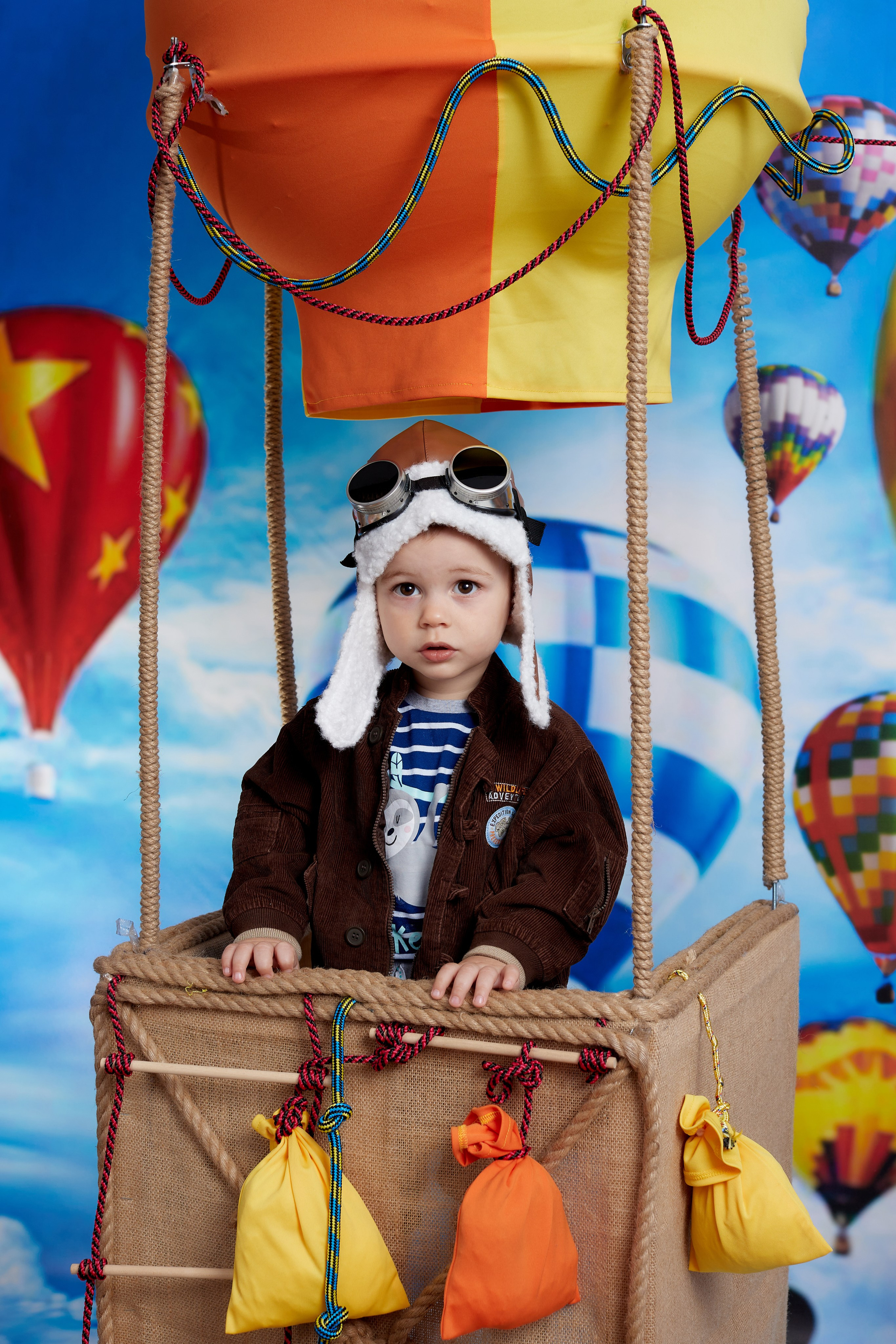 Полёт на воздушном шаре. Детская выездная фотостудия