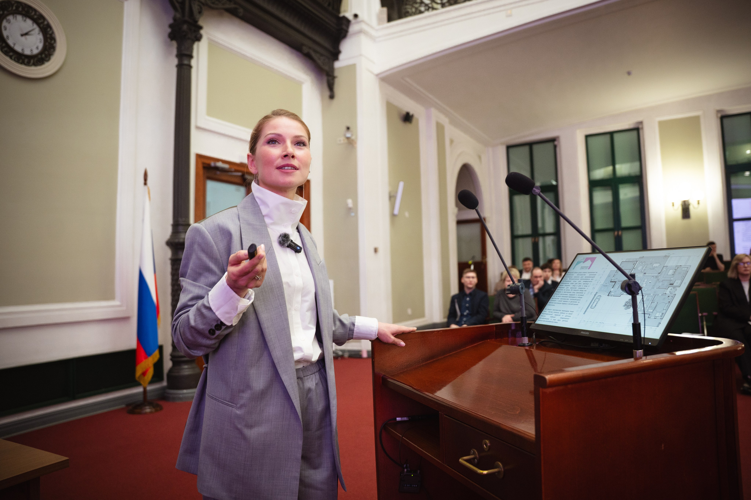 Спикер конференции «Малоэтажный стандарт». Фотограф Александр  Комагоров