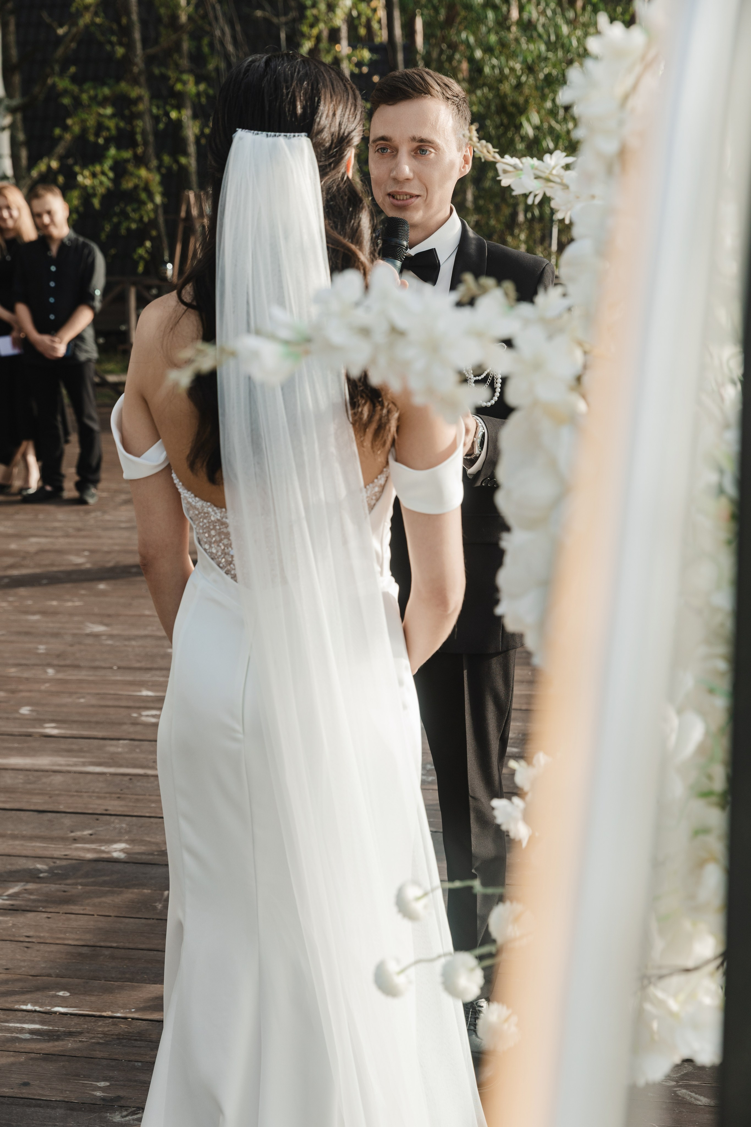 Свадебная фотосессия на берегу реки для Ивана и Влады в Н.Новгороде