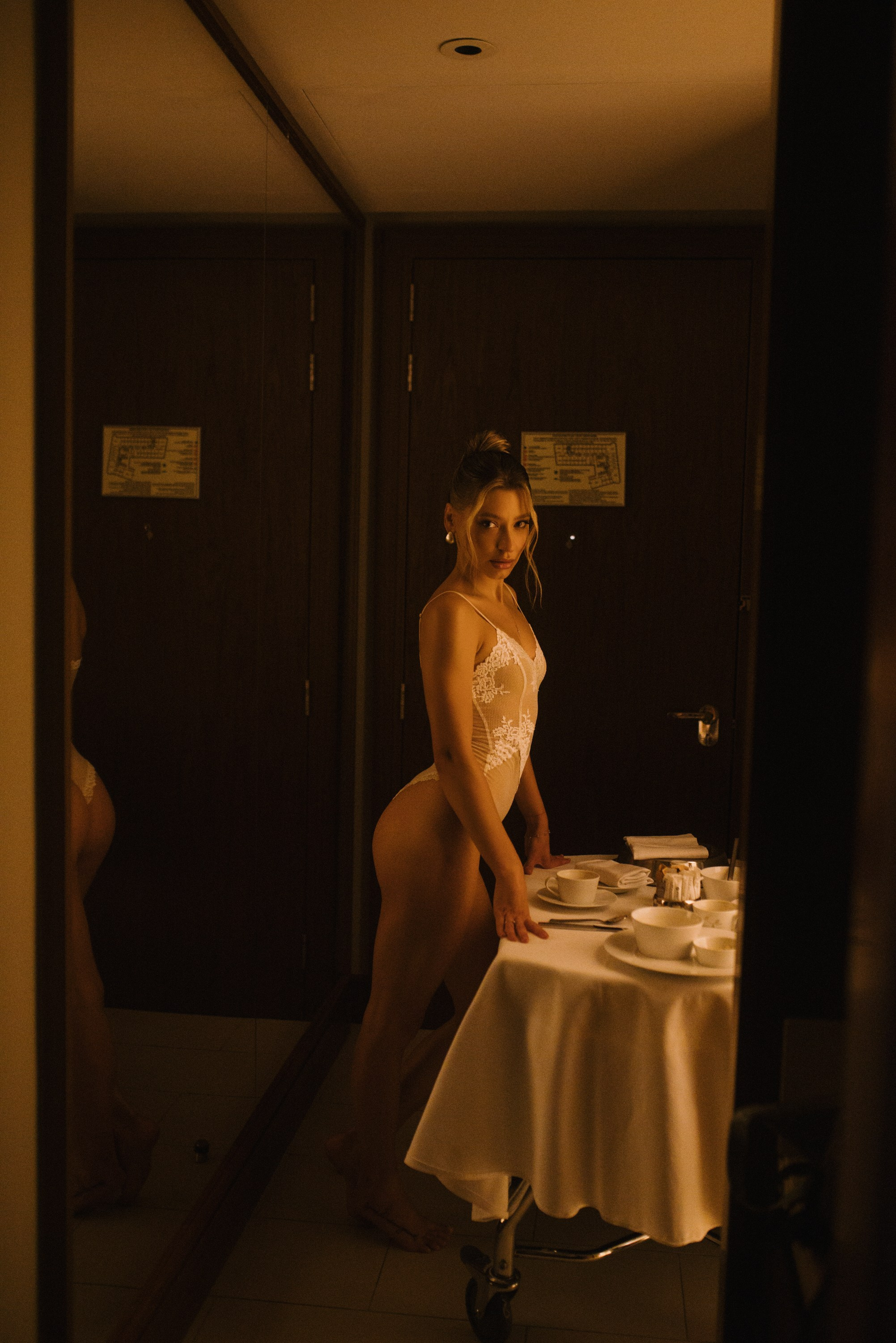 Александр & Ирина (отель/роспись). Свадебный, семейный, женский фотограф в Москве, Мытищах, Королёве Ксения Узилле