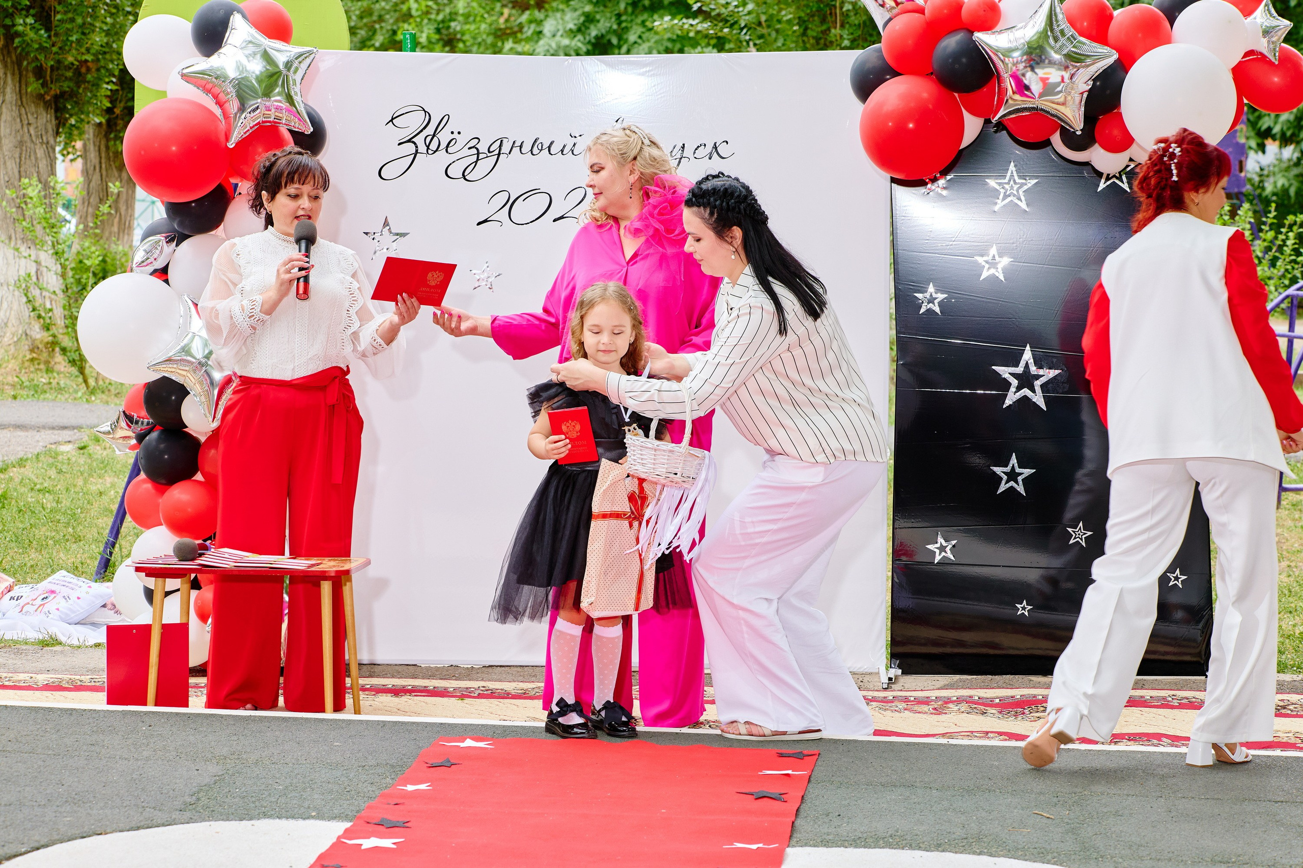 Выпускной 45 сад. Фотограф Выпускные альбомы Таганрог Сергей Коробченко