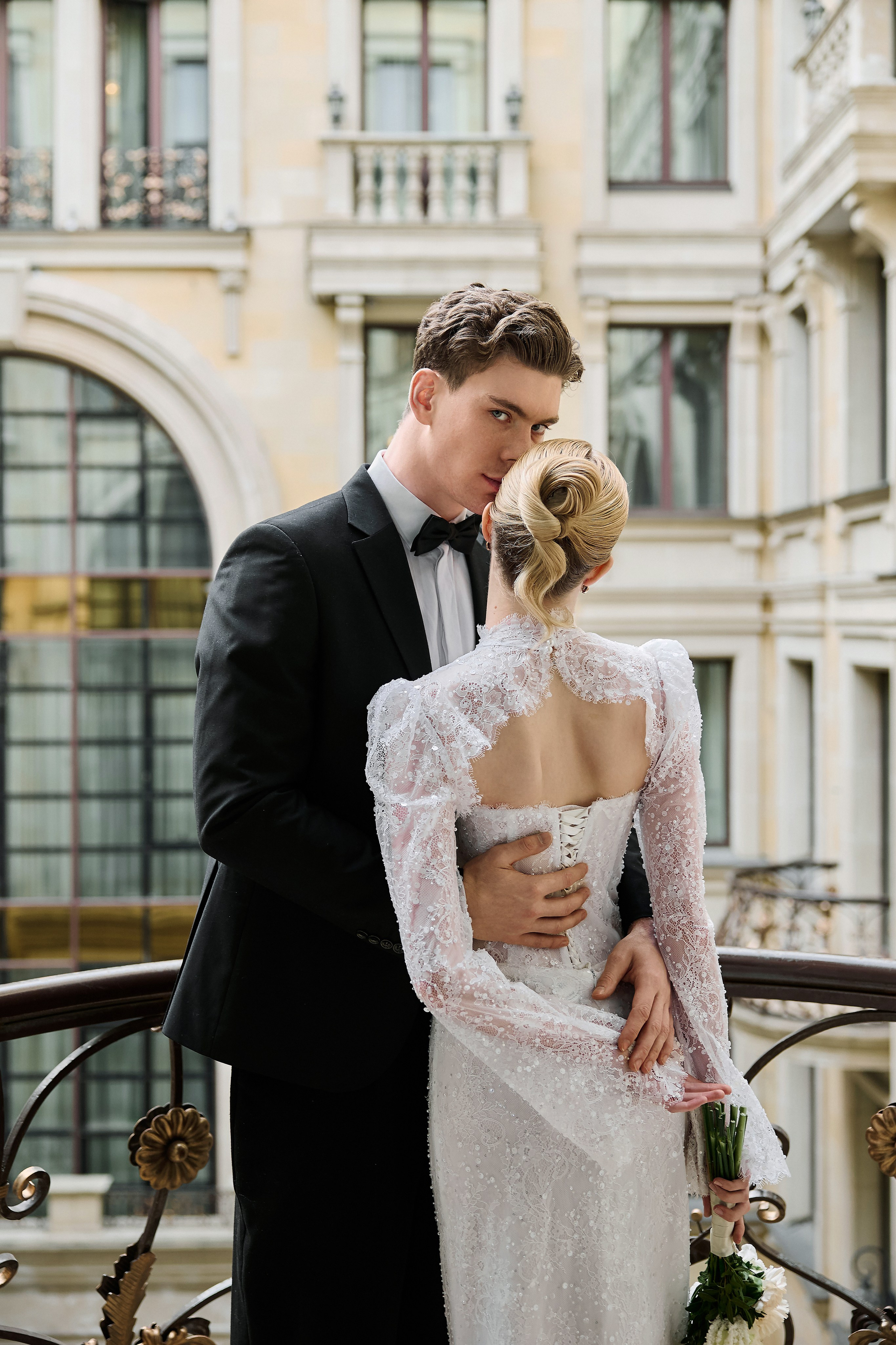 Вадим и Алина. Сборы в отеле St Regis. Свадебный фотограф в Москве и Подмосковье