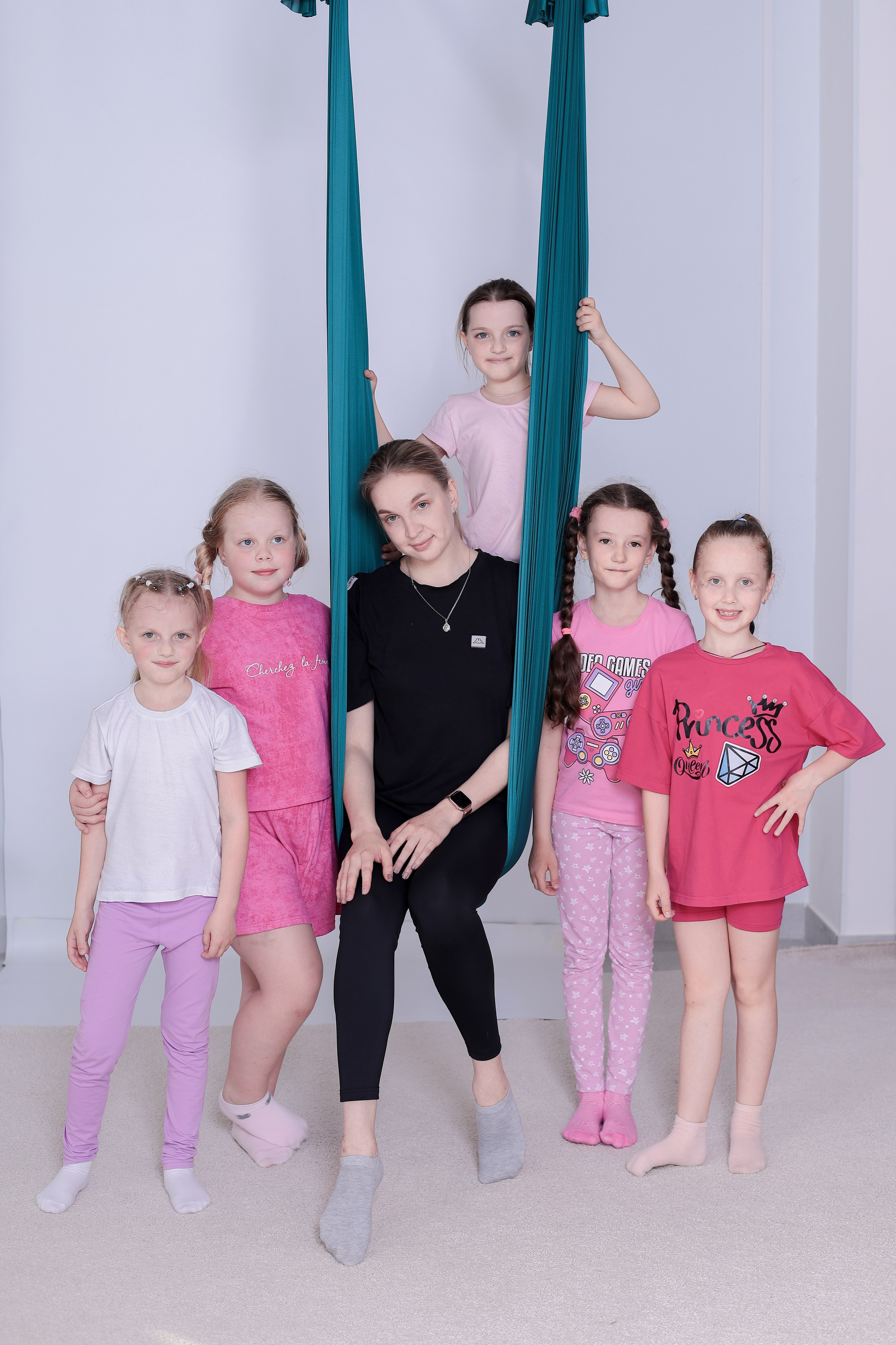 Детская аэройога. Фотограф Надршина Лилия