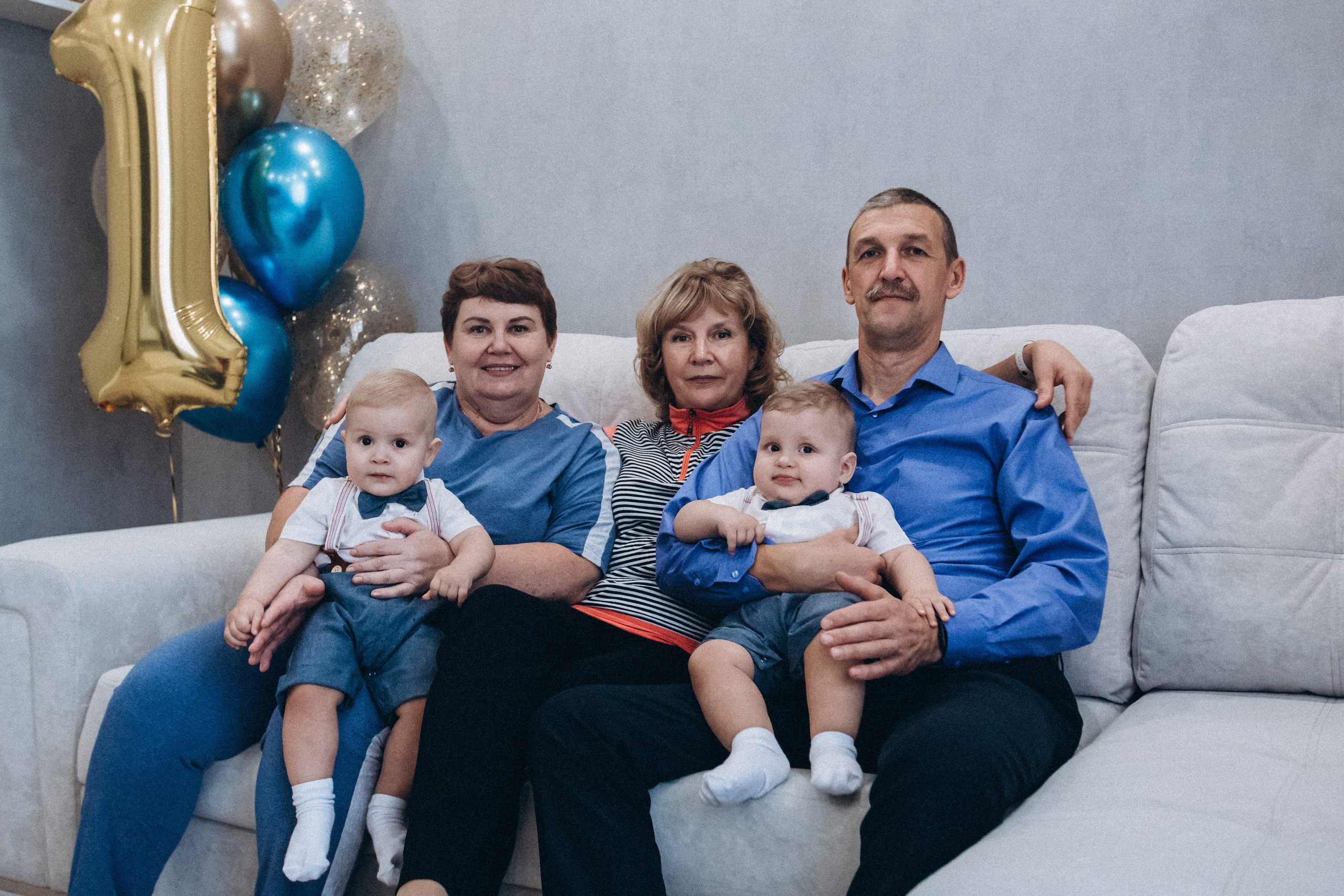 Семья Суворовых. Семейный фотограф Нижневартовск Тюмень Ефимова Ирина