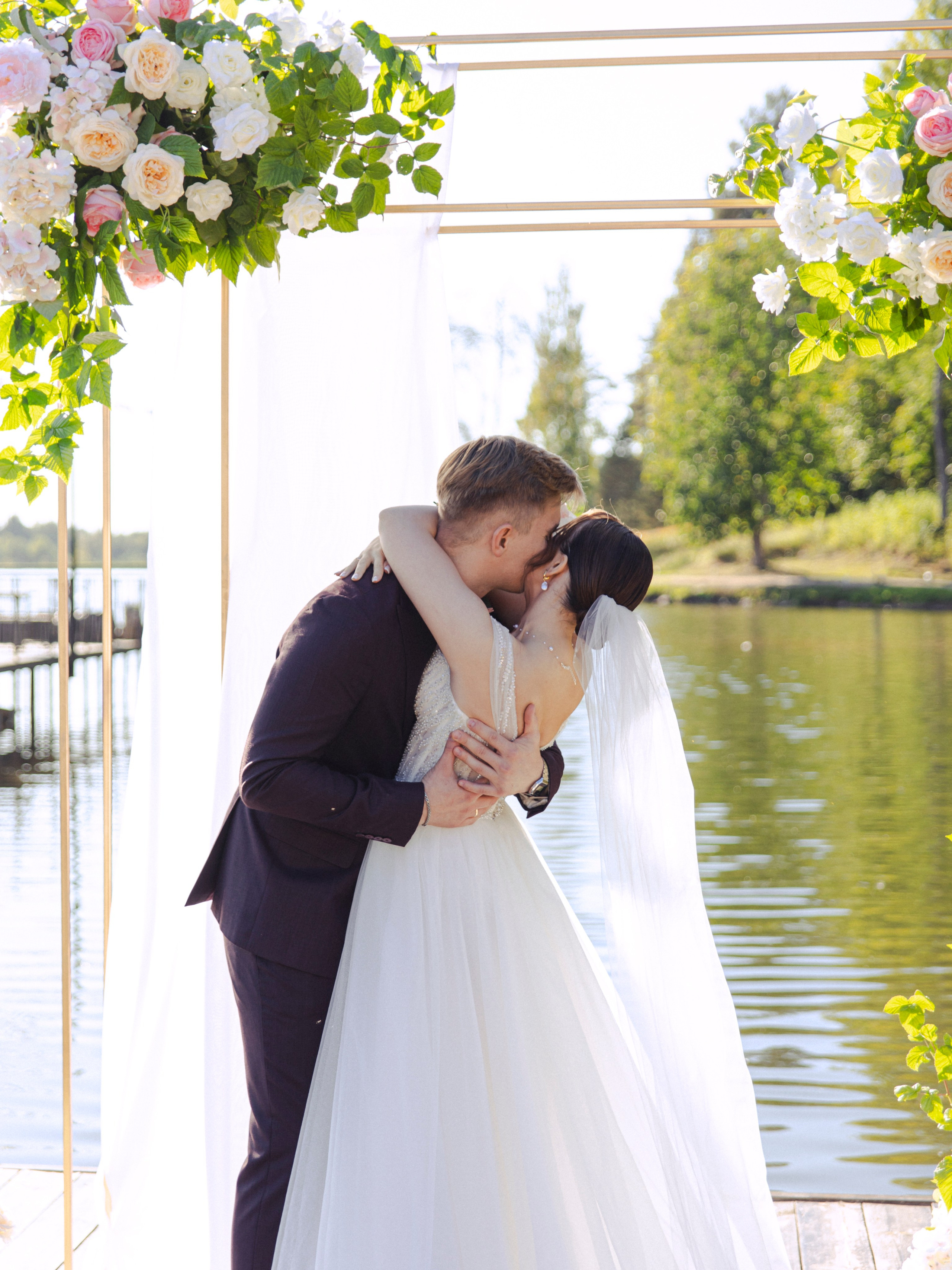 Выездная регистрация в Любогорье. Фотограф СПБ Засорина Юлия