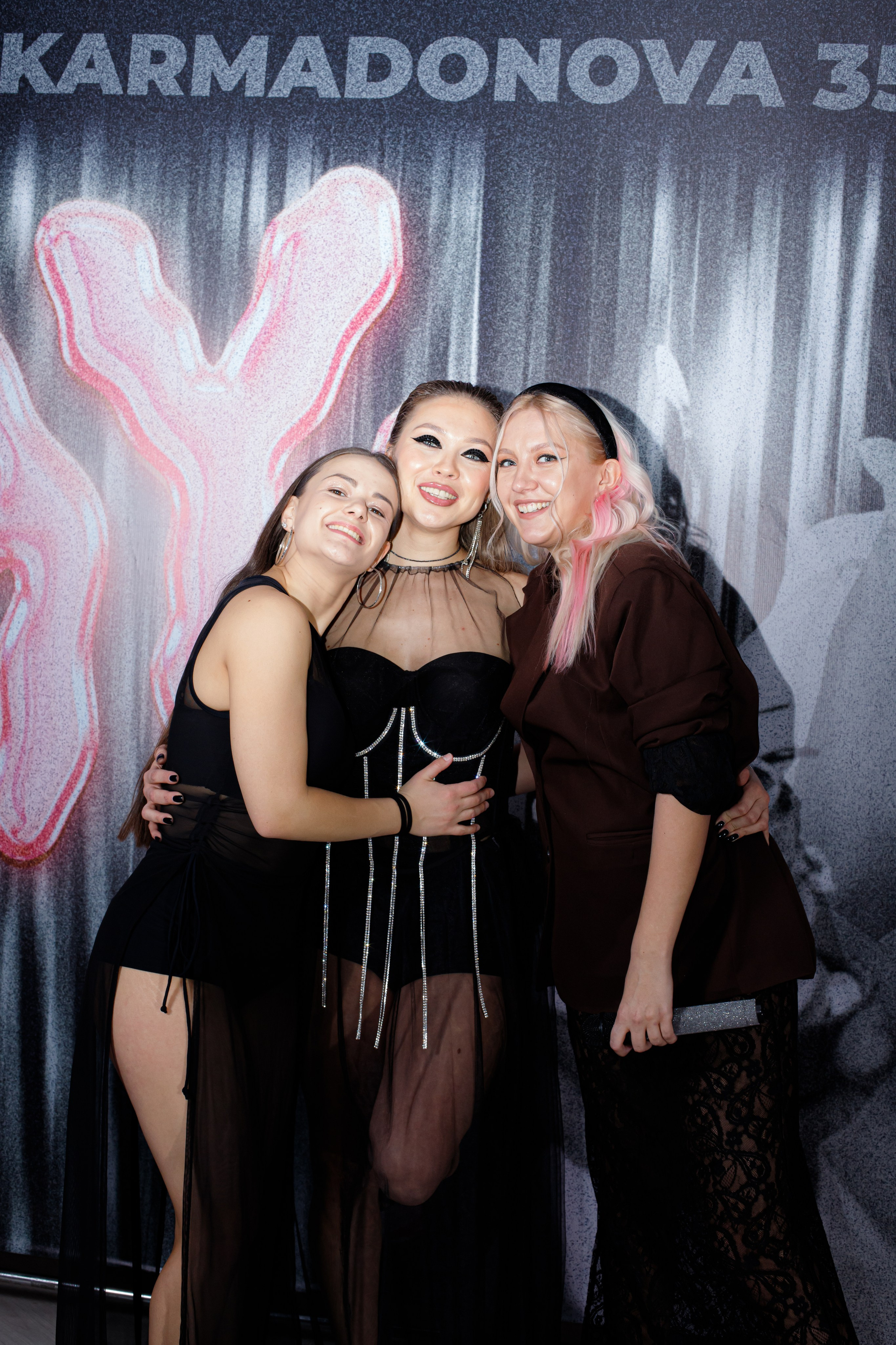 VIKA KARMADONOVA. Photokarish