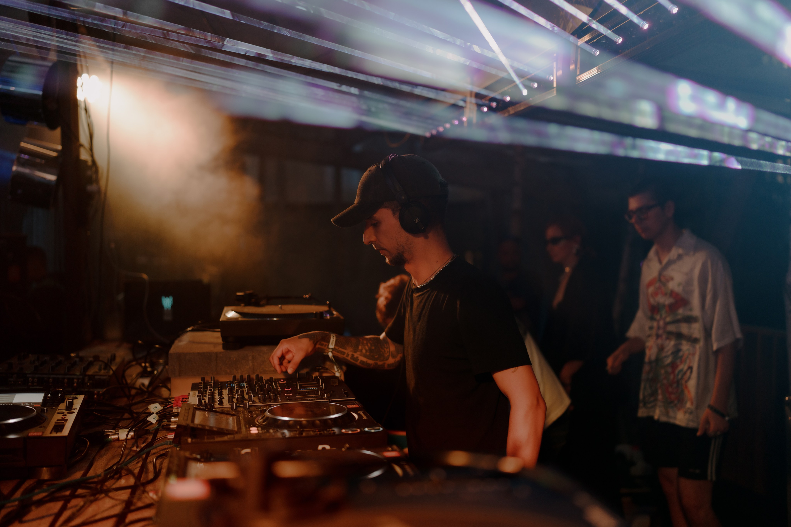 Signal 2024. @tomrus: Рустам Шагиморданов — фотограф