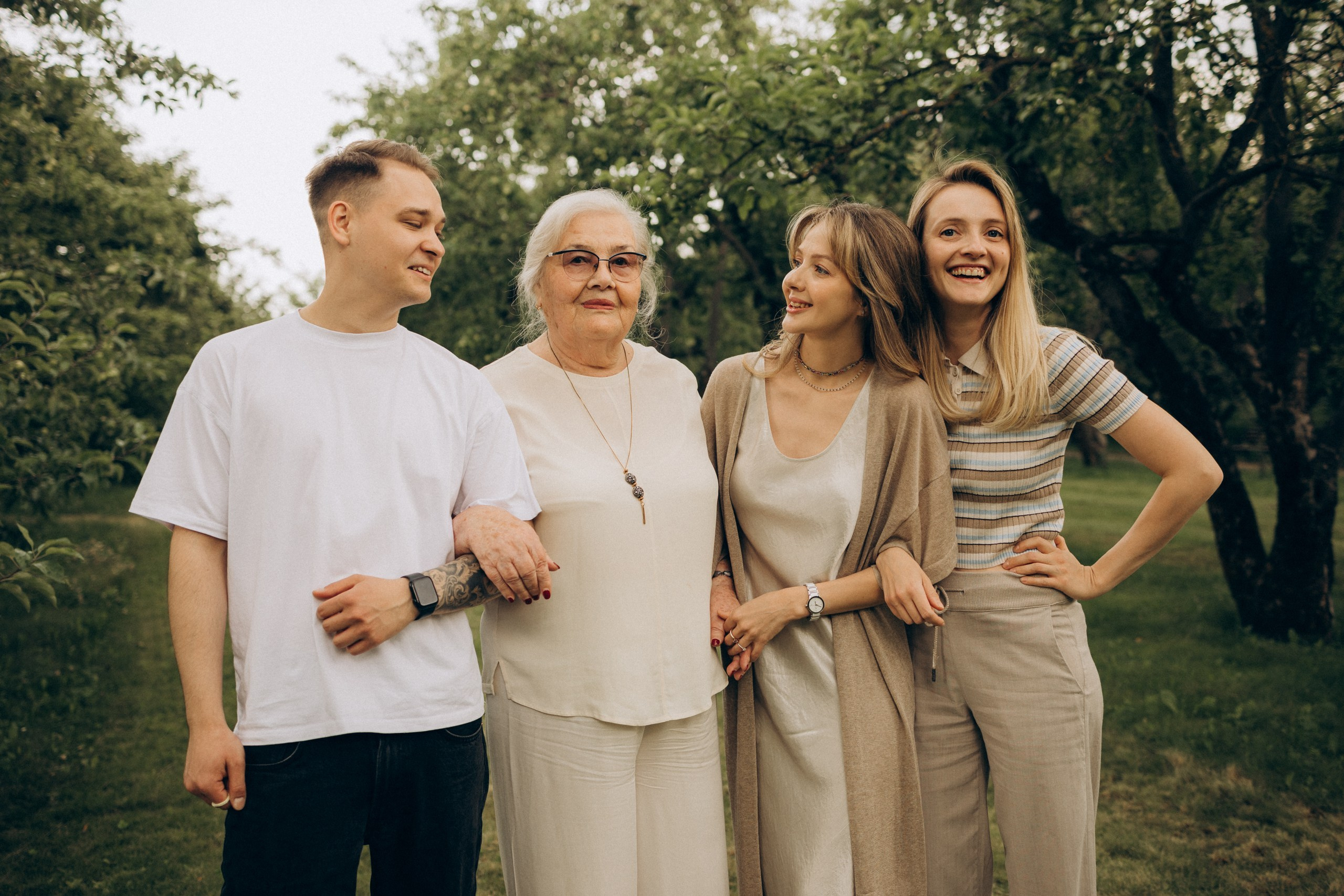 Семейная фотосессия, фотосессия поколения, фотосессия большой семьи, семейная фотосессия в парке, семейная фотосессия в Коломенском, Коломенское