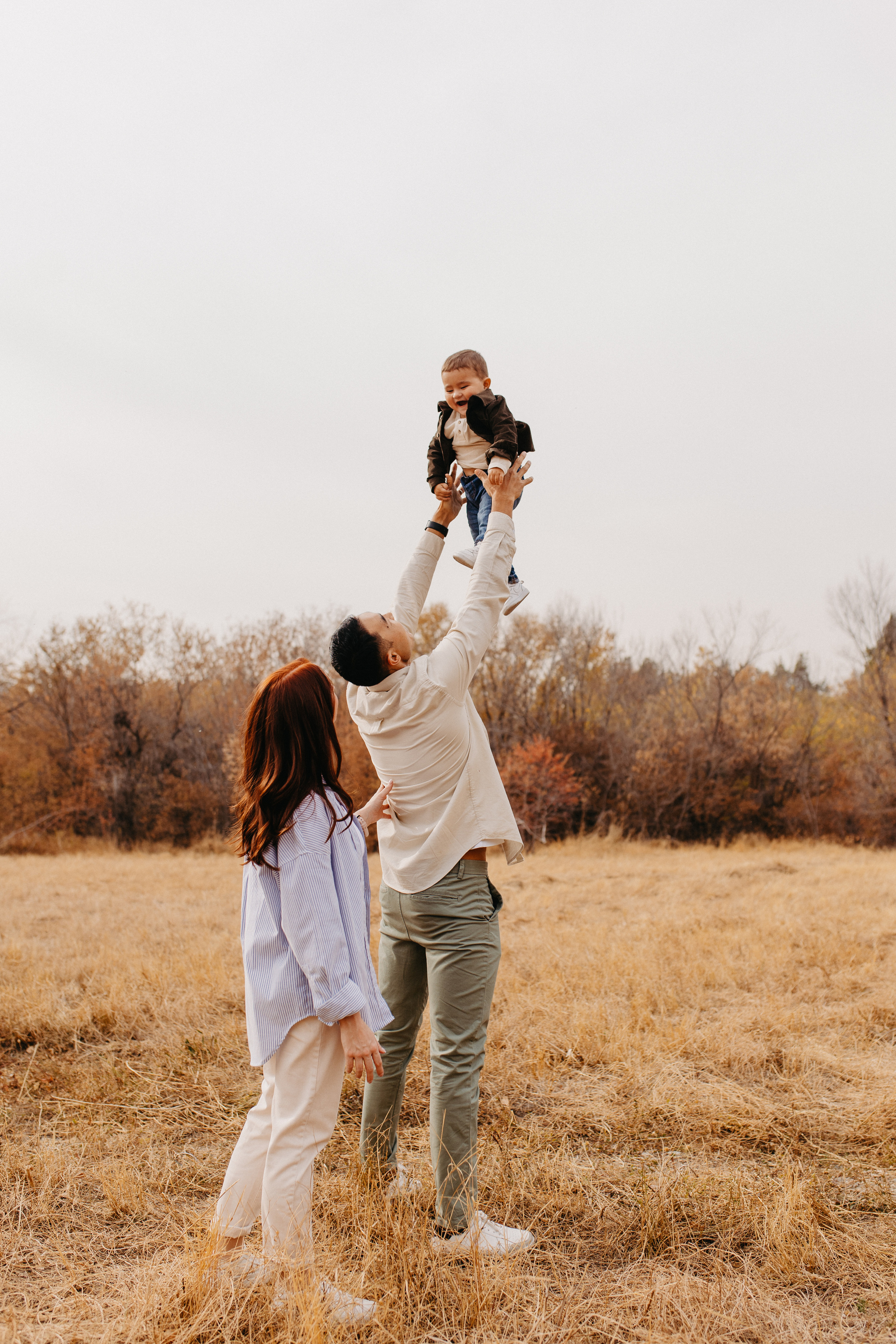 Семейные истории. Свадебный и семейный фотограф в Алматы Laura Dosmann