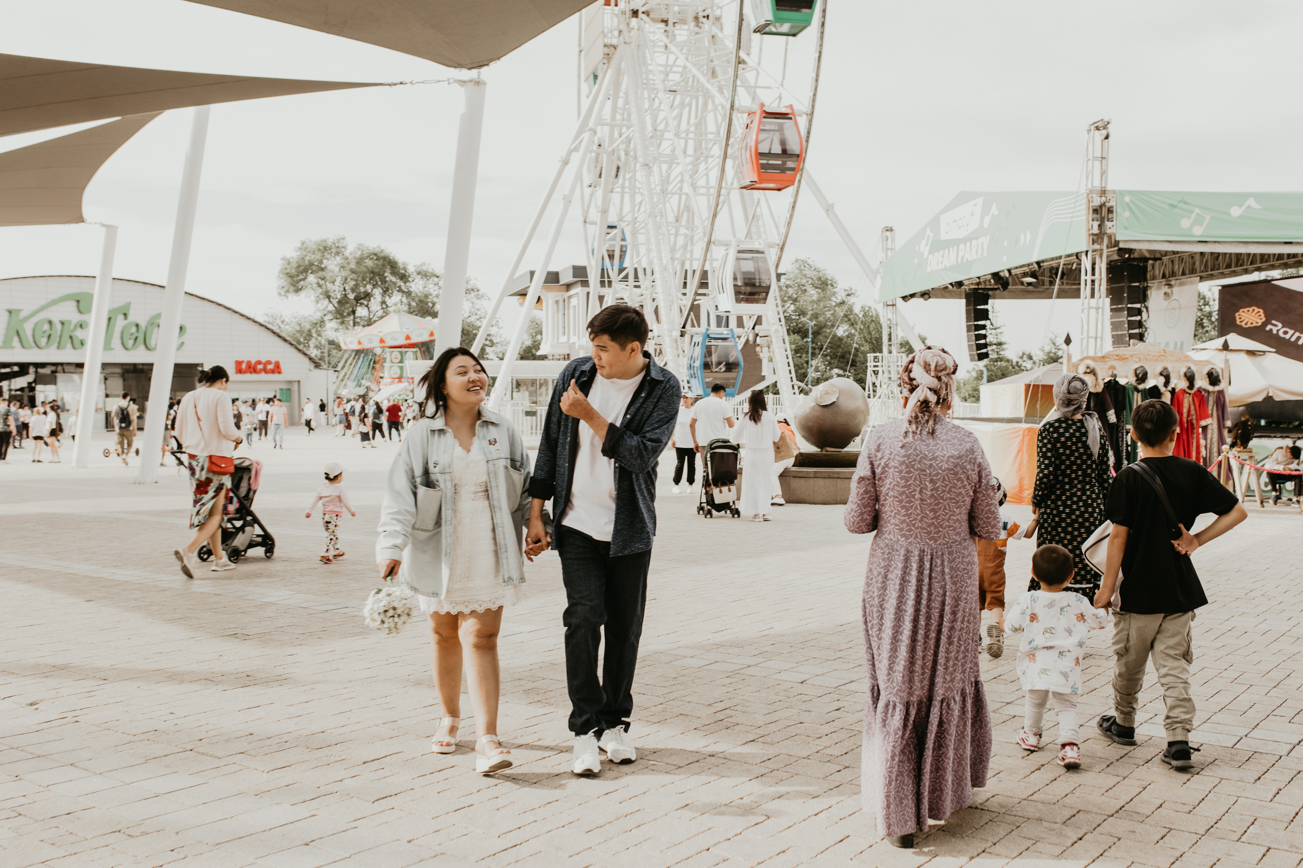 Love Story. Свадебный и семейный фотограф в Алматы Laura Dosmann